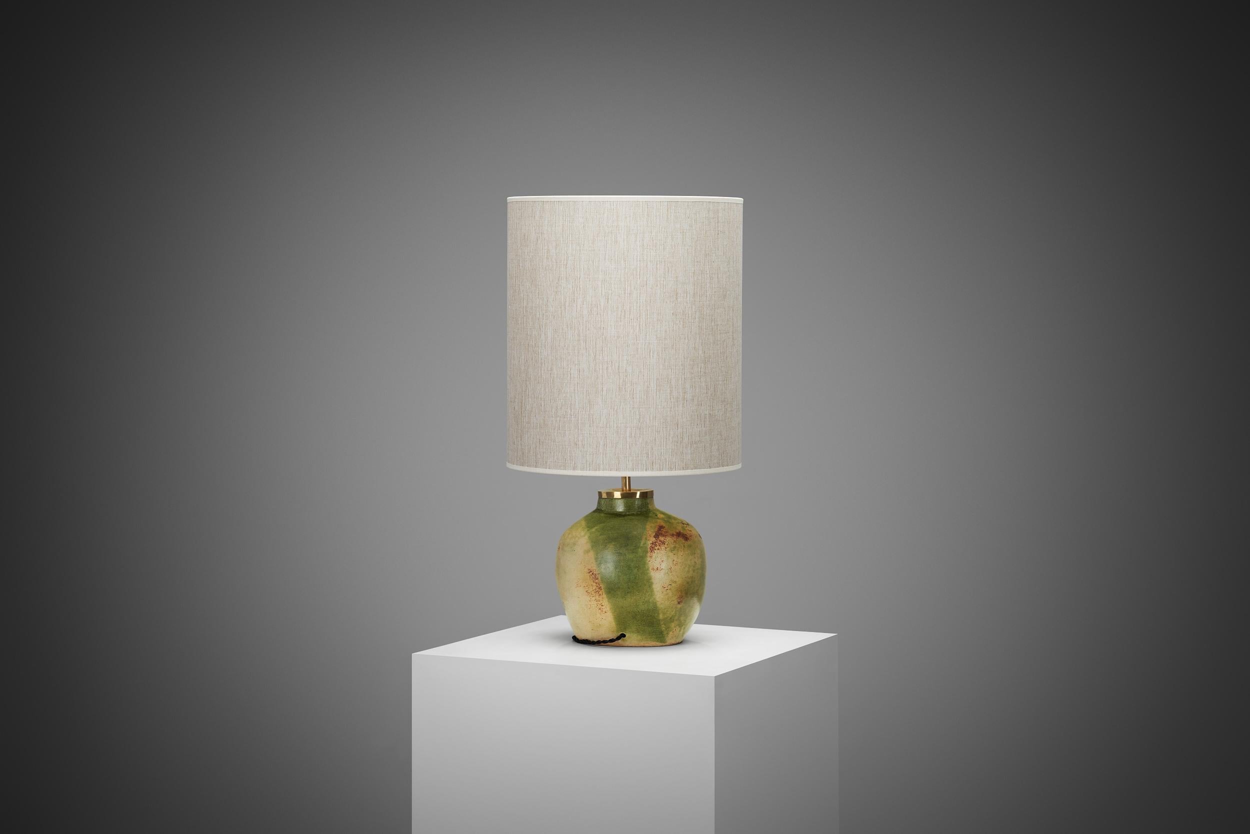 Keramische Tischlampe mit illustrativen Details, Europa ca 1960s im Angebot 2