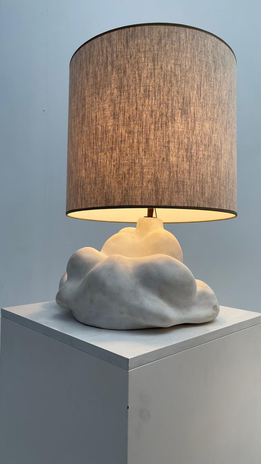 Paire de lampes de table contemporaines de la céramiste belge Aliette Vliers.
Chaque lampe est une création unique.

N'hésitez pas à nous contacter pour toute information complémentaire. Nous serions ravis de vous aider de quelque manière que ce