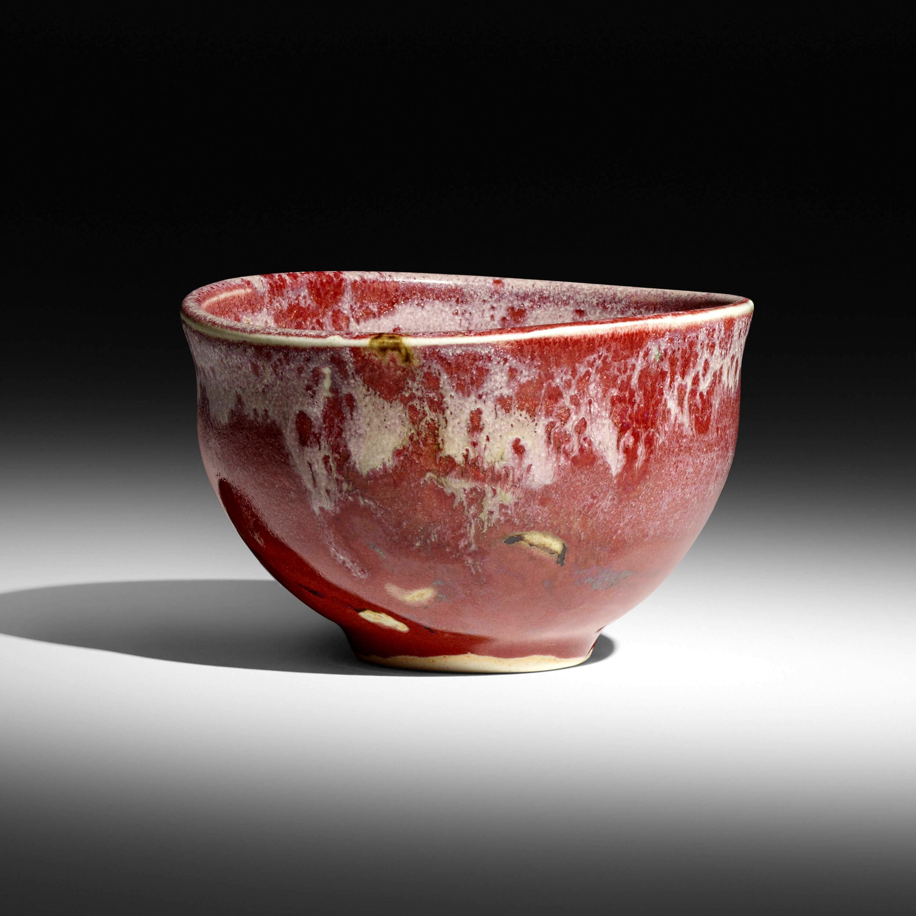 Tazón de té de cerámica con esmalte rojo brillante de Toshiko Takaezu en venta 10