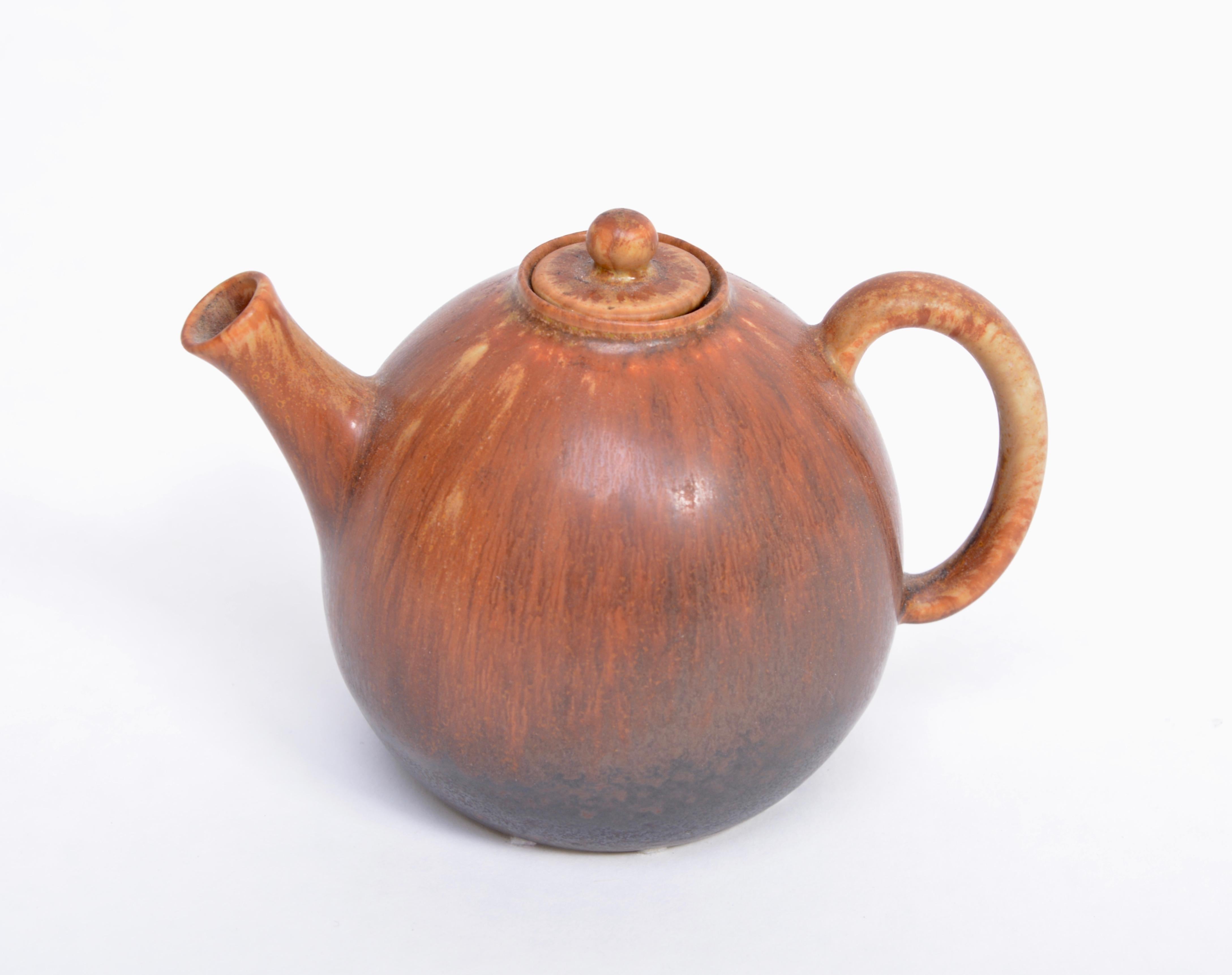 Swedish Brown Mid-Century Modern Ceramic tea pot by Carl Harry Stalhane for Rörstrand For Sale