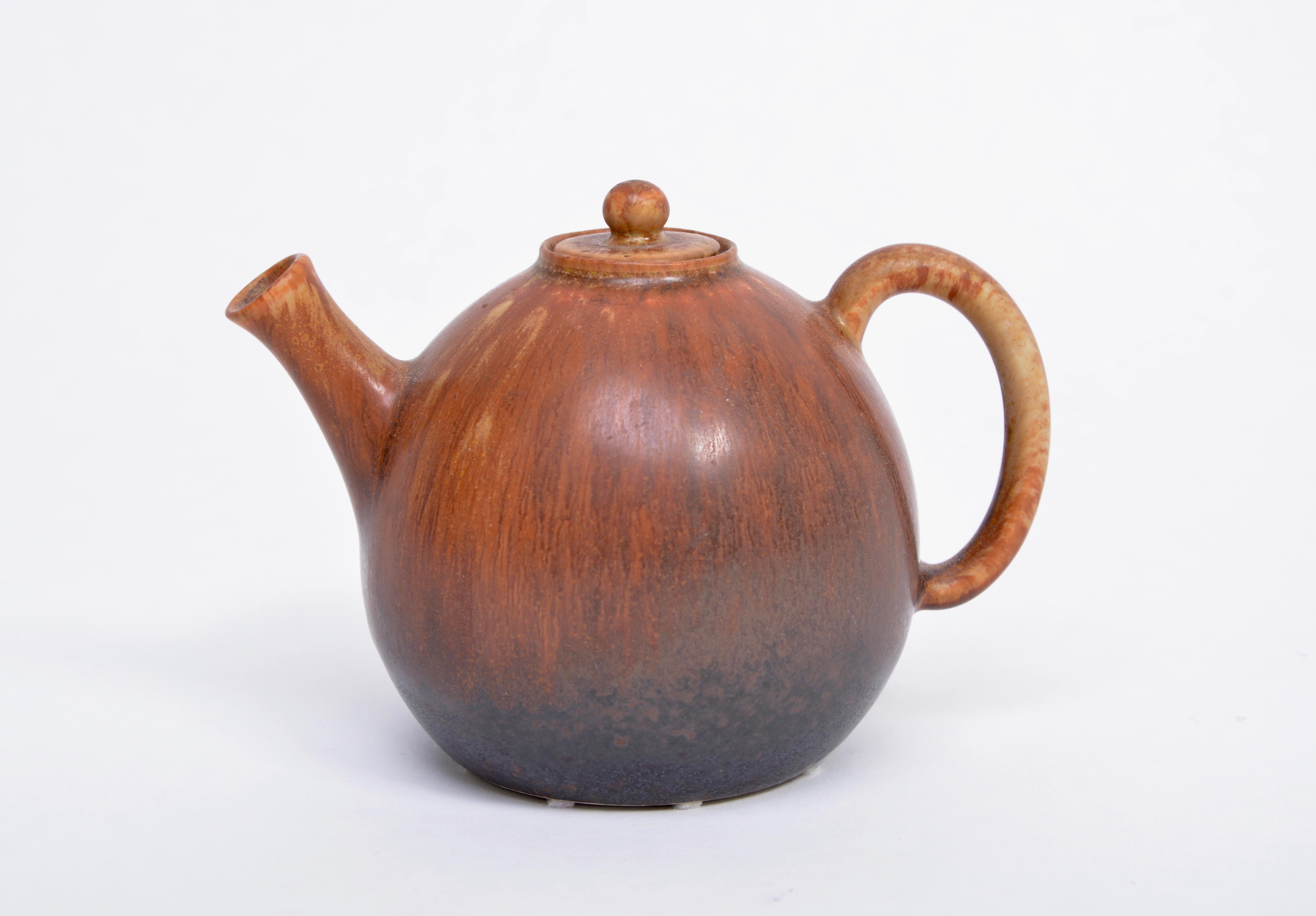 Brauner Keramik-Teetopf in Braun von Carl Harry Stalhane für Rrstrand, Mid-Century Modern im Angebot 1
