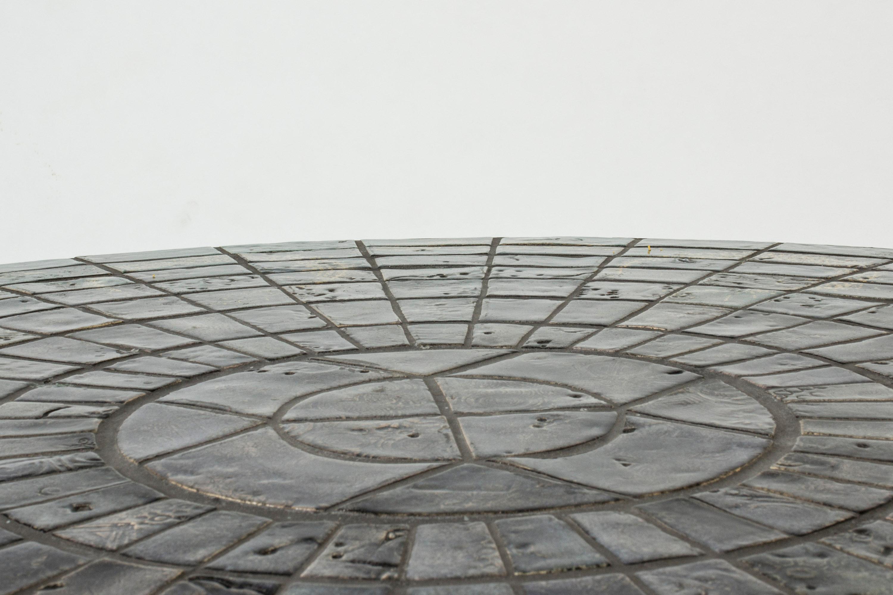 Danois Table d'appoint ou table basse en céramique et teck par Bjørn Wiinblad, Danemark en vente