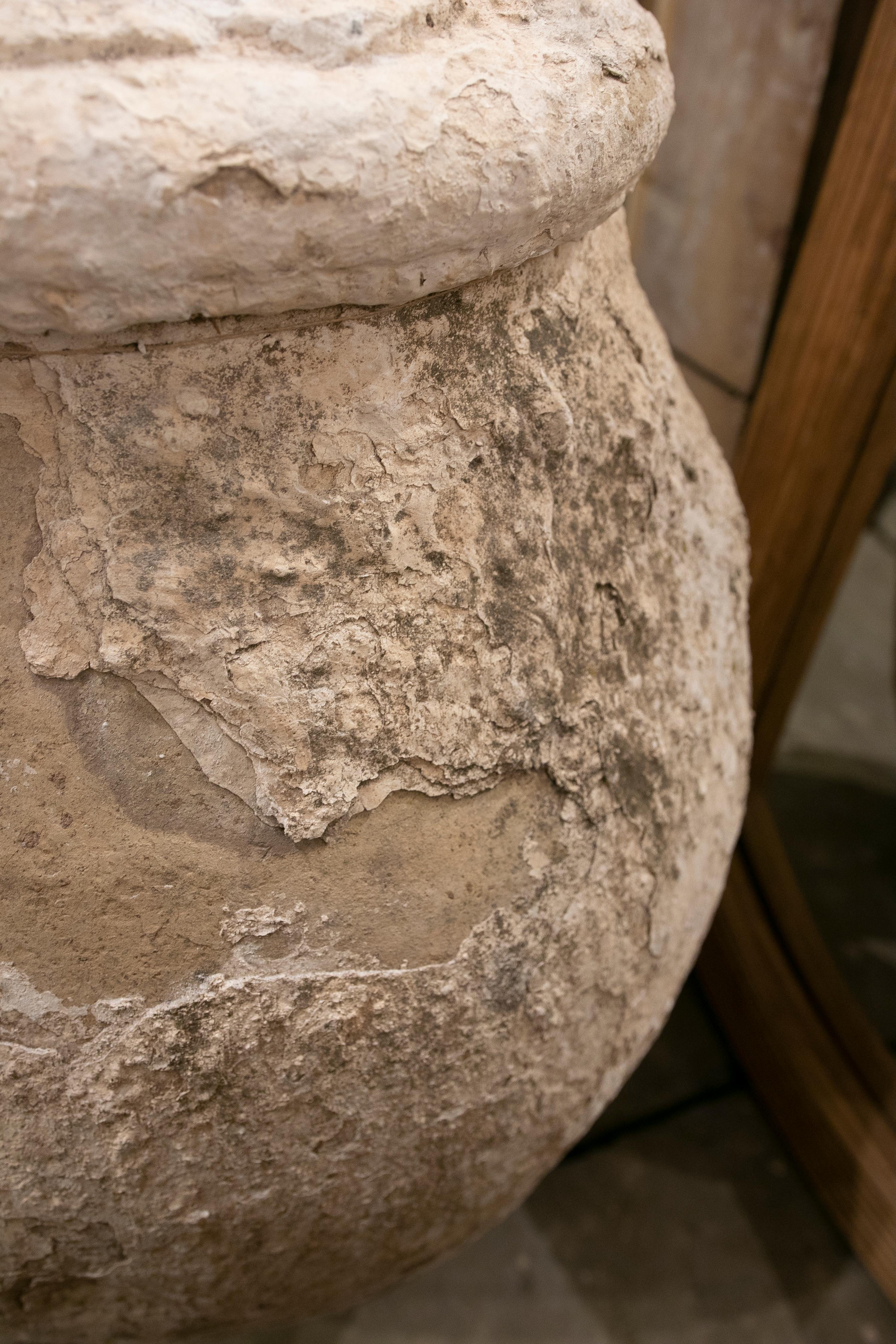 Ceramic Tinaja Covered with Various Layers of Lime 9