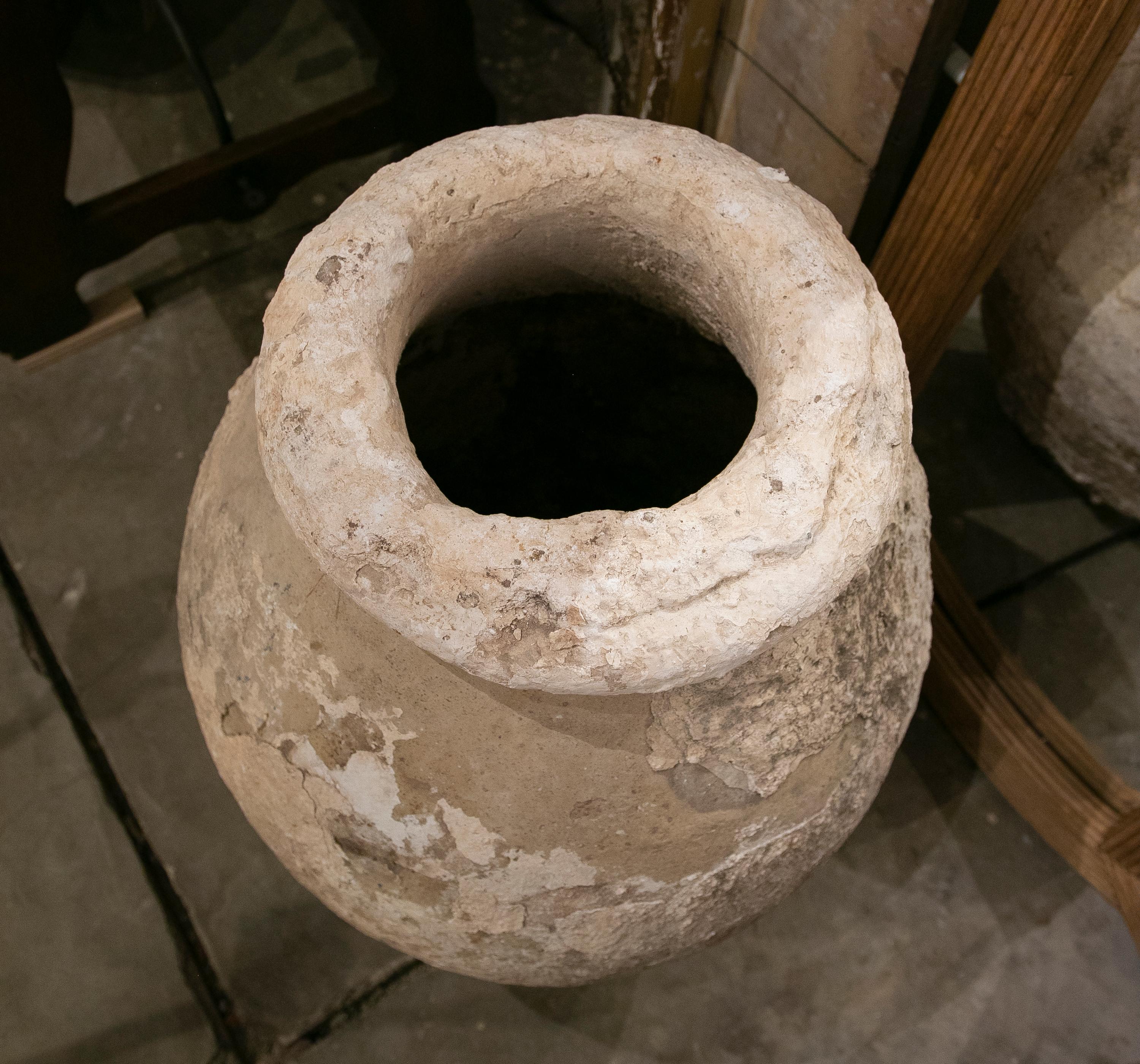 Ceramic Tinaja Covered with Various Layers of Lime 11