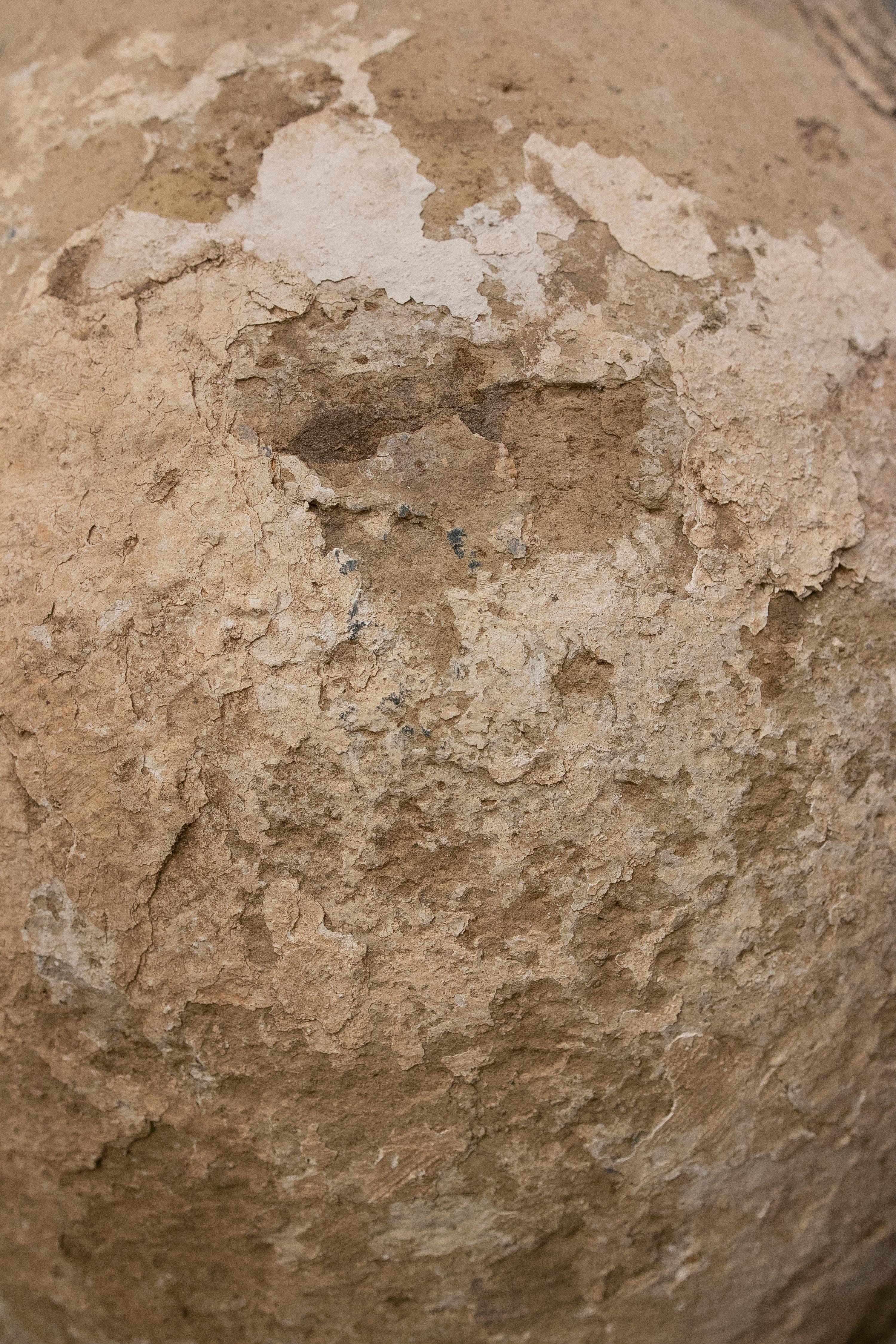 Ceramic Tinaja Covered with Various Layers of Lime 4