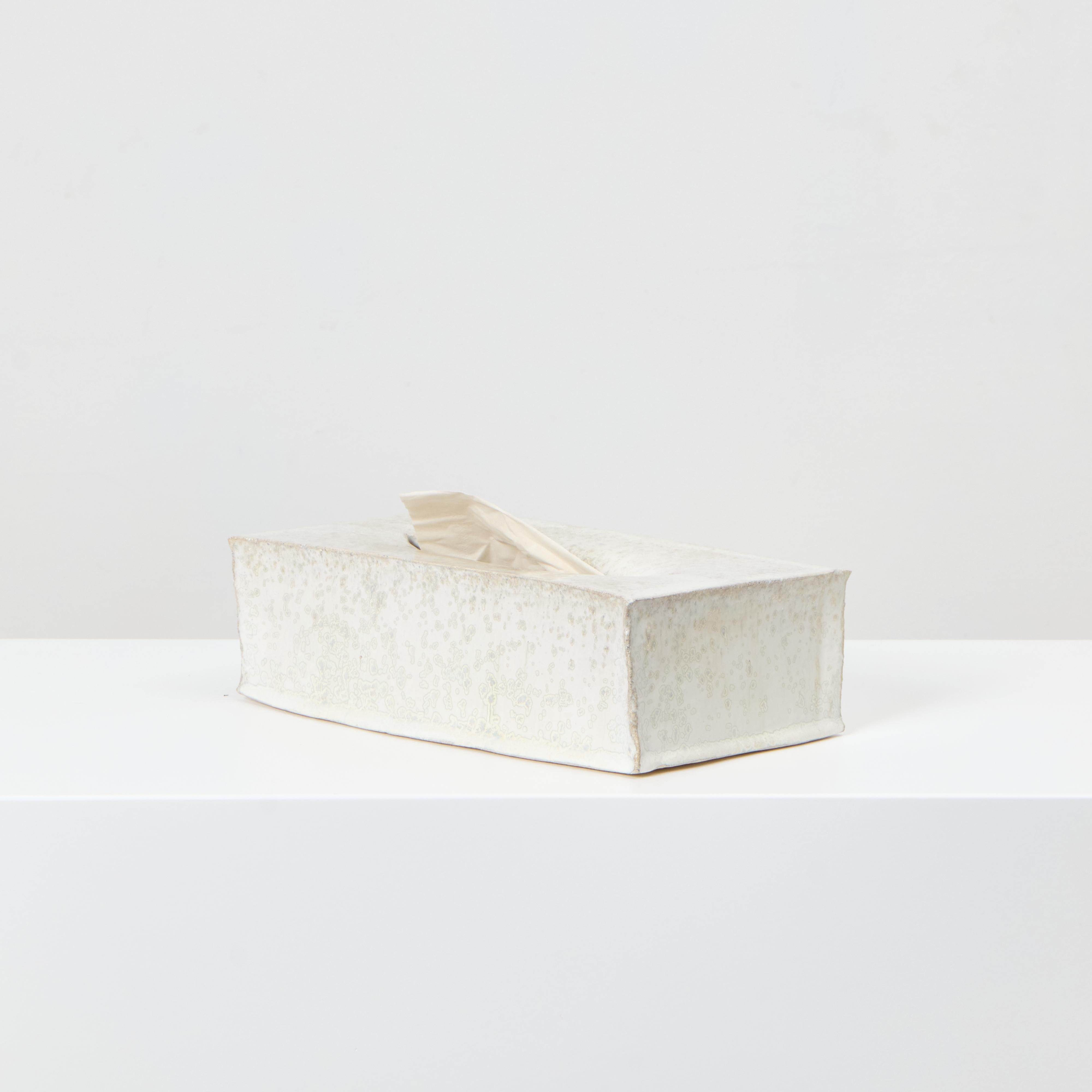 Moderno Scatola per tessuti in ceramica in vendita