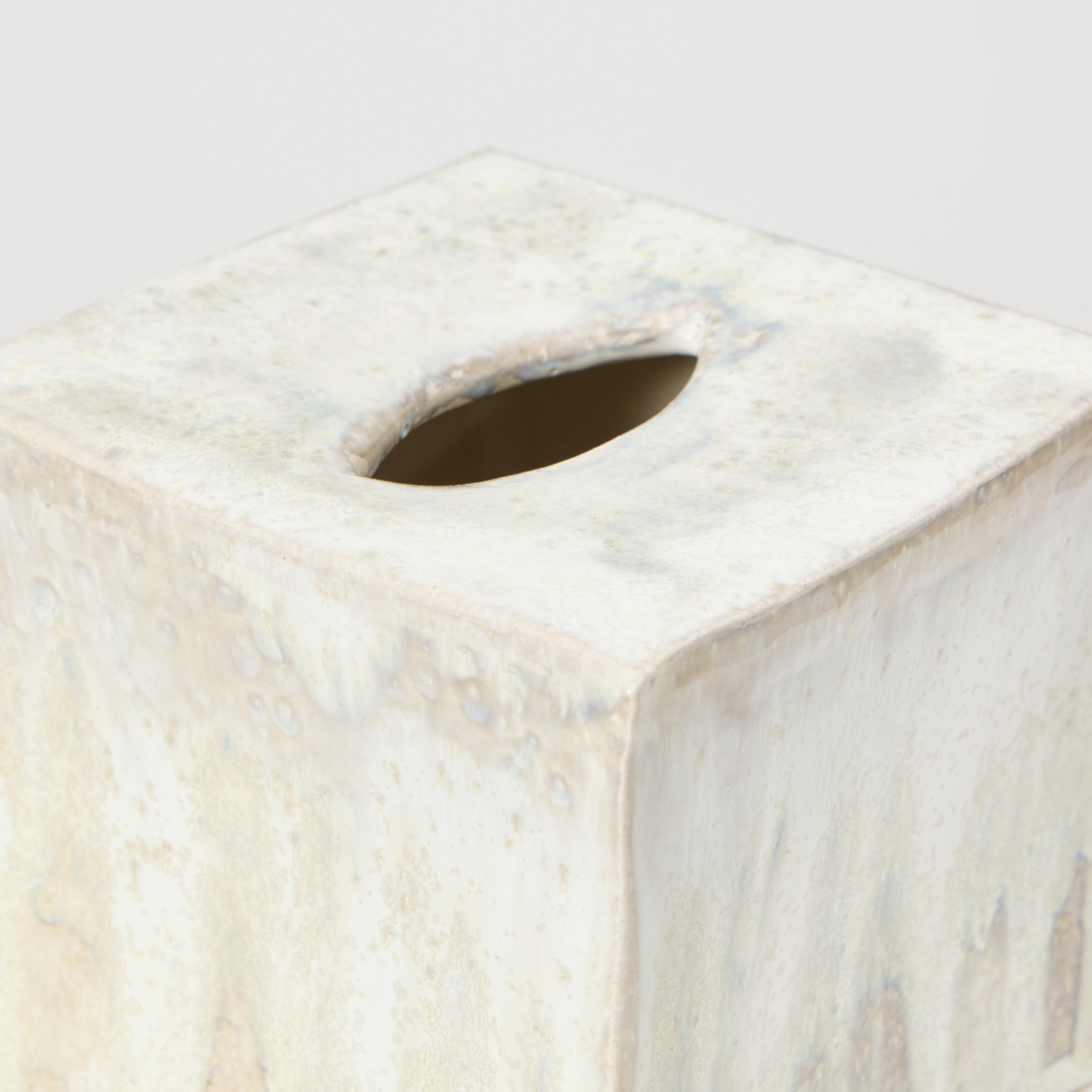 XXI secolo e contemporaneo Scatola per tessuti in ceramica in vendita