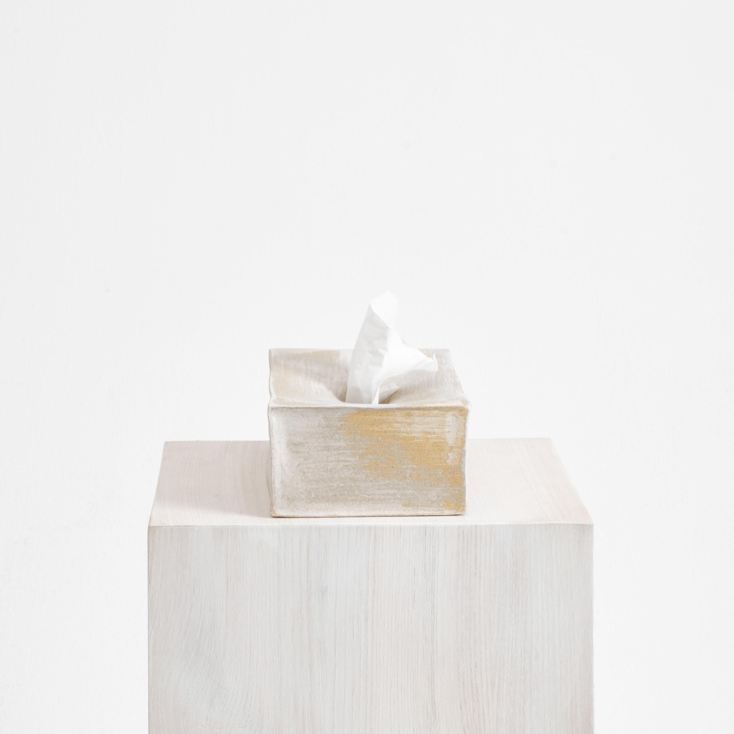 Ceramic Tissue Box in brushed White
Designed by Project 213A in 2023

Artisanal ceramic tissue box created by skilled artisans in Project 213A's own ceramic workshop.
The tissue box is created by hand and finished with a brushed glaze revealing the
