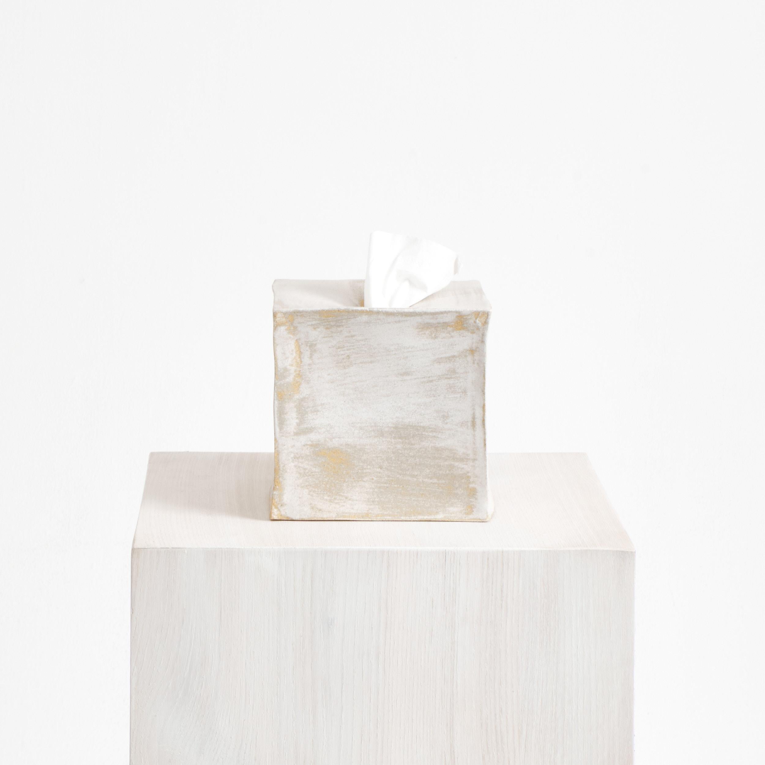 Ceramic Tissue Box Square in brushed White
Designed by Project 213A in 2023

Artisanal ceramic tissue box created by skilled artisans in Project 213A's own ceramic workshop.
The tissue box is created by hand and finished with a brushed glaze
