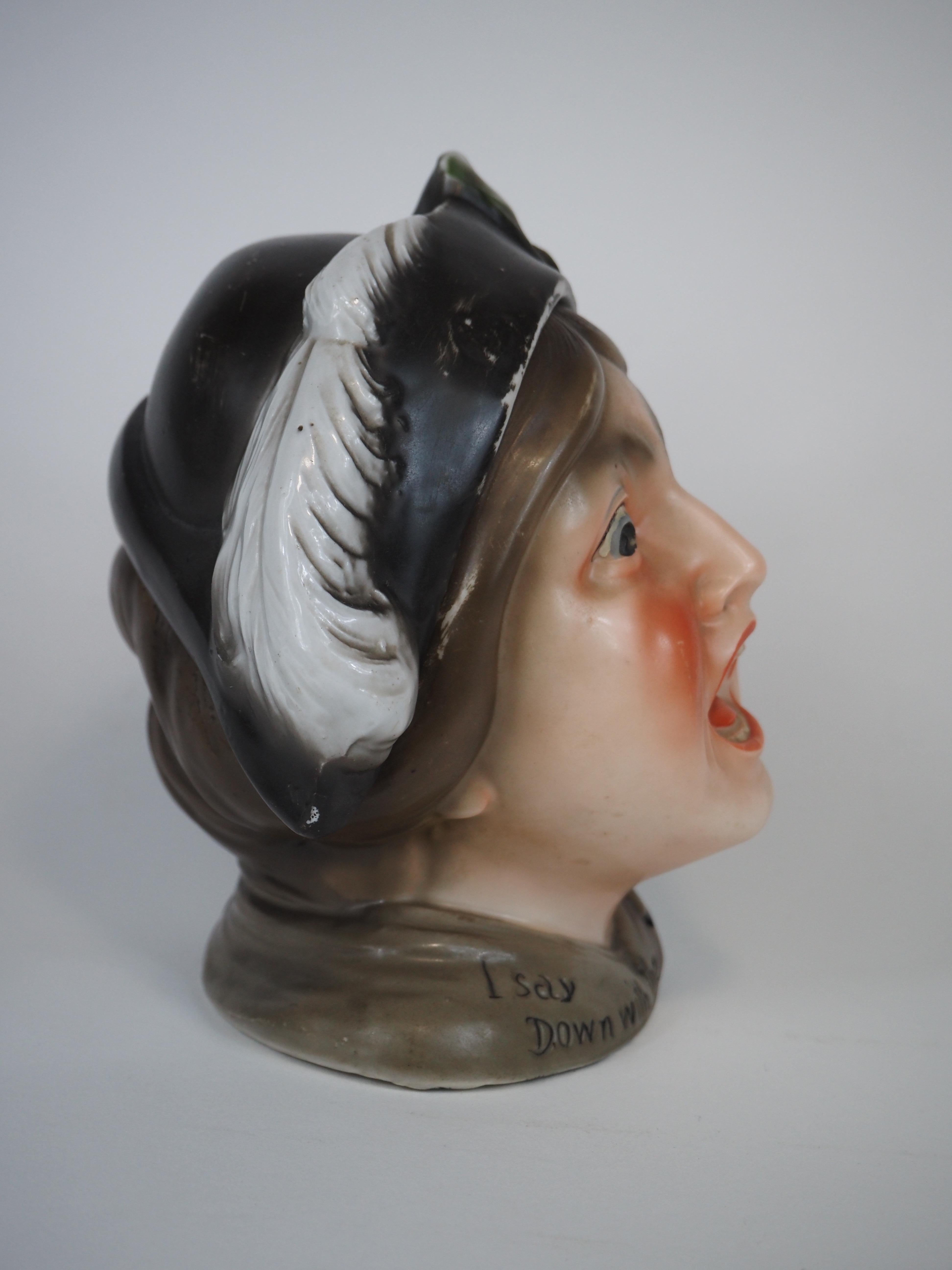 Pot à tabac/humidificateur en céramique en forme de suffragette criant, vers 1910 en vente 1