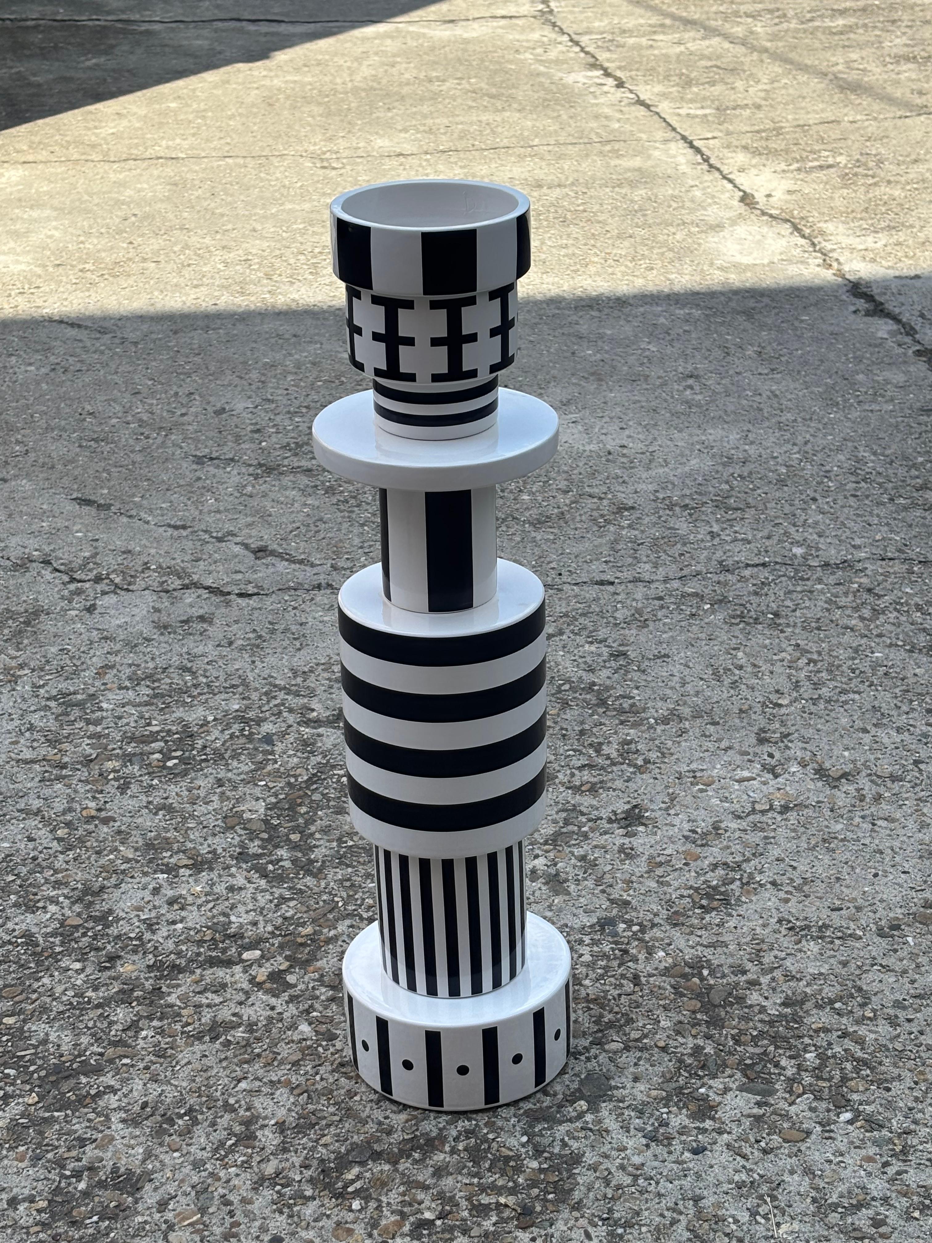 XXI secolo e contemporaneo Totem in ceramica Model A di Alessandro Guerriero per Superego Editions in vendita