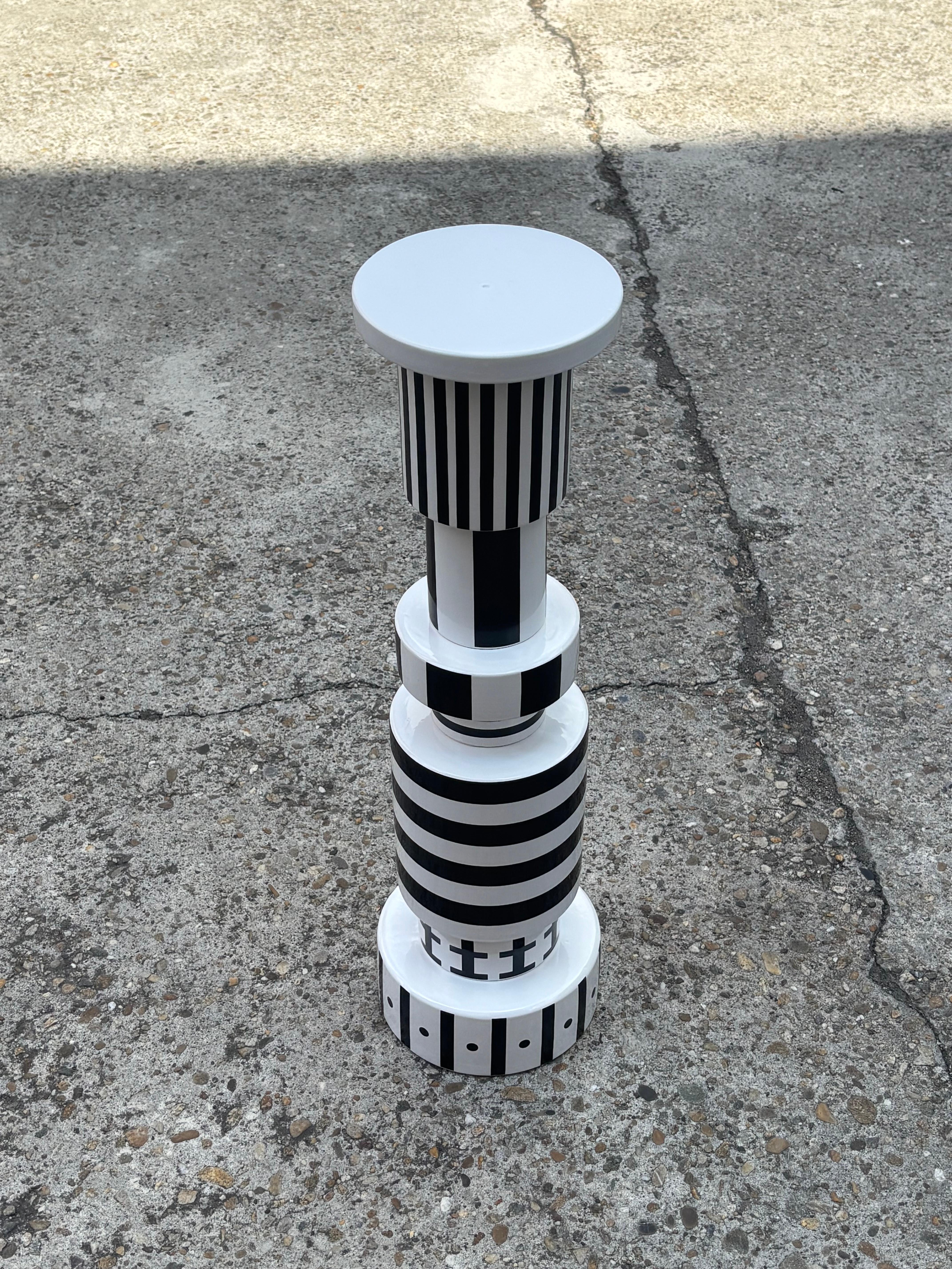 Italiano Totem in ceramica Model B di Alessandro Guerriero per Superego Editions in vendita