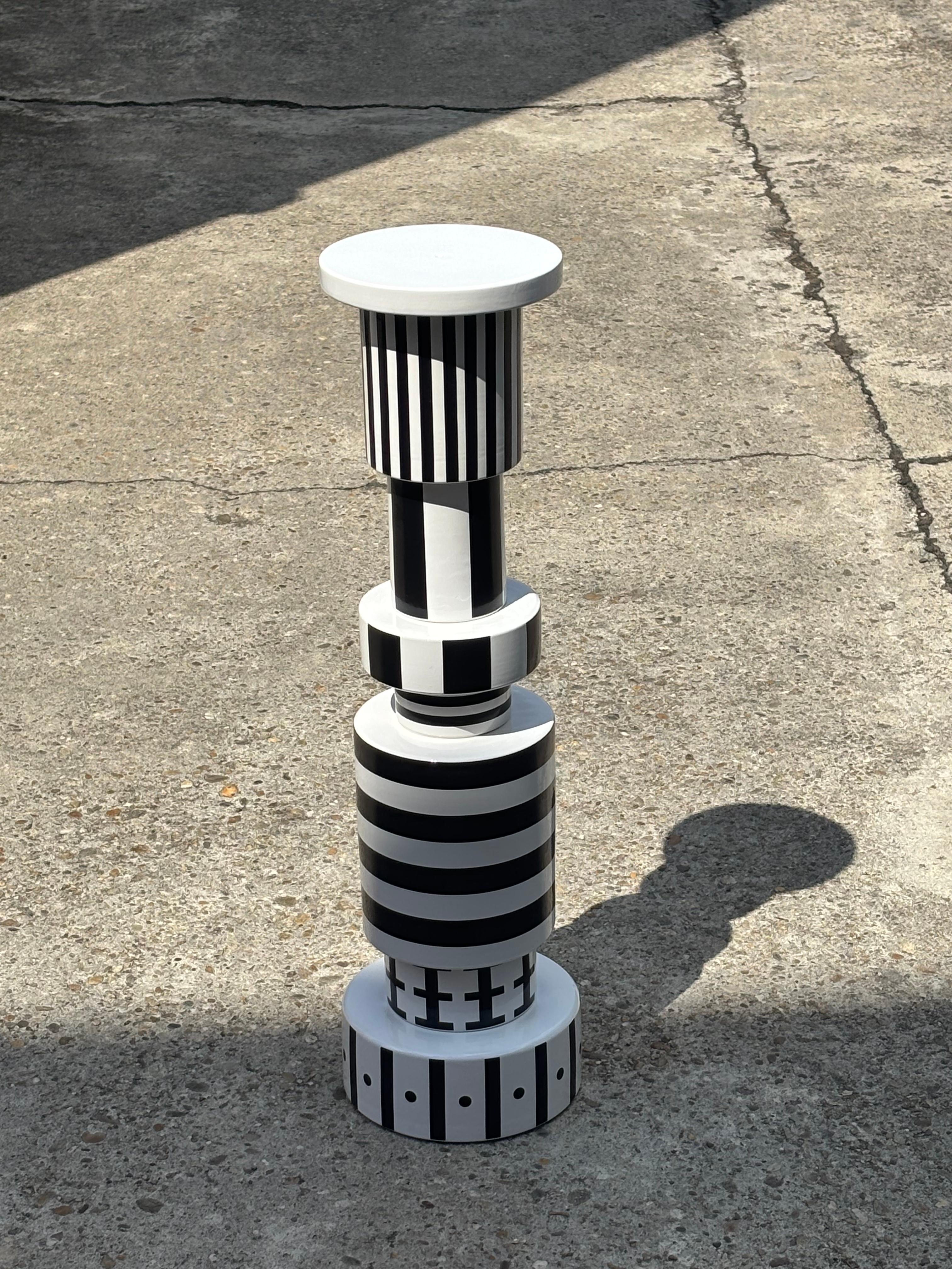 XXI secolo e contemporaneo Totem in ceramica Model B di Alessandro Guerriero per Superego Editions in vendita