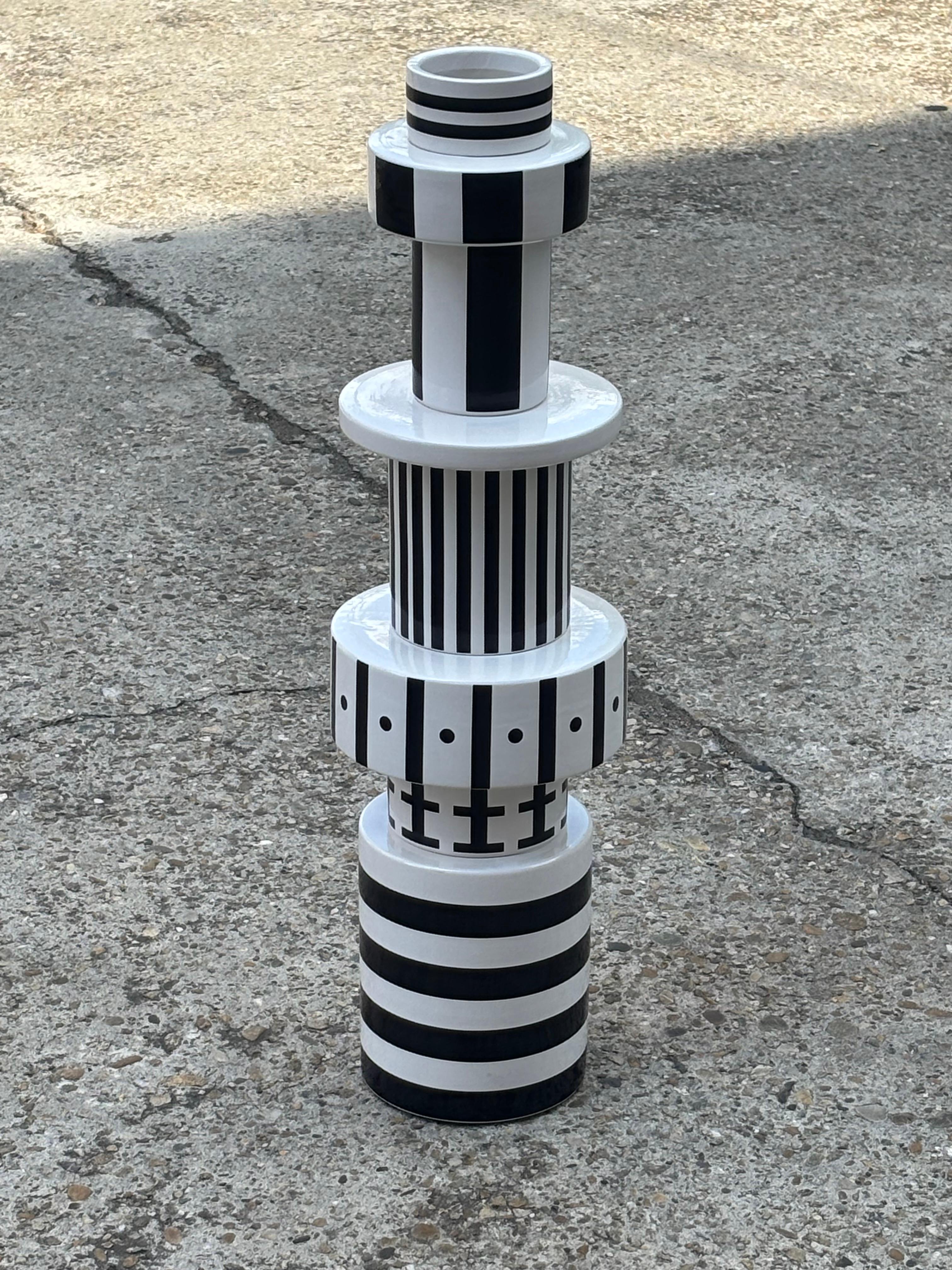 Totem in ceramica C.C. di Alessandro Guerriero per Superego Editions In condizioni ottime in vendita a Milan, Italy