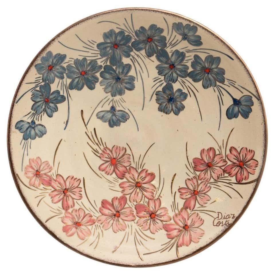 Ceramic Traditional Hand Painted Plate by Catalan Artist Diaz COSTA, circa 1960 For Sale 2