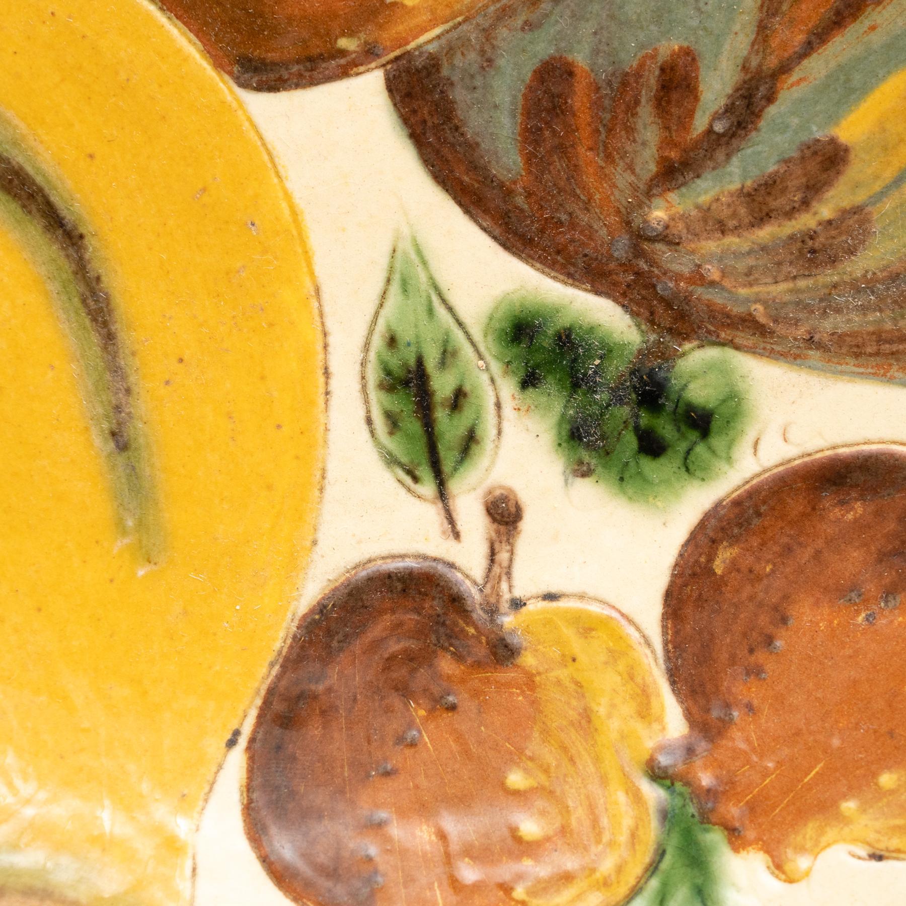Plato de cerámica tradicional pintado a mano por el artista catalán Puigdemont, hacia 1960 en venta 4