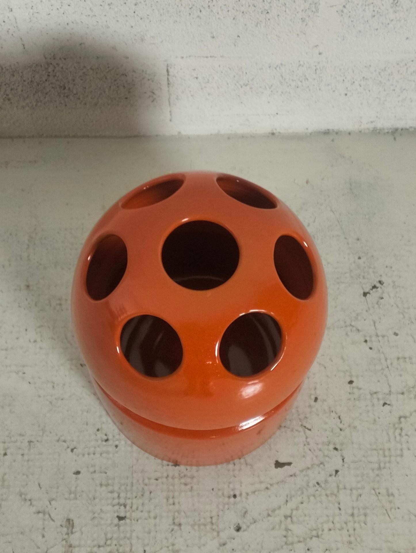 Italian Ceramic umbrella stand in 1970s design style, italian manufacturing For Sale