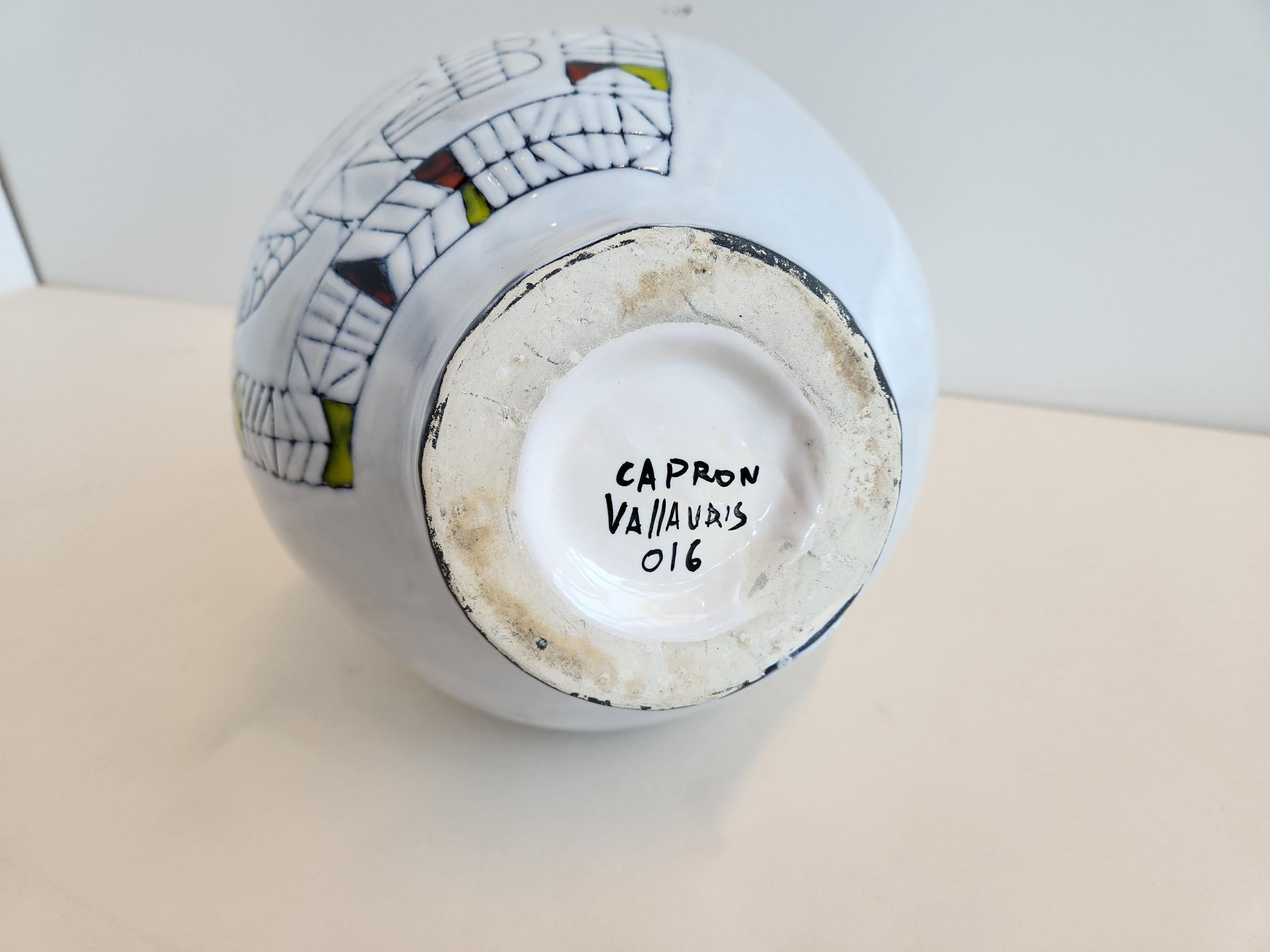 Français Urne/vase en céramique avec colombe Roger Capron en vente