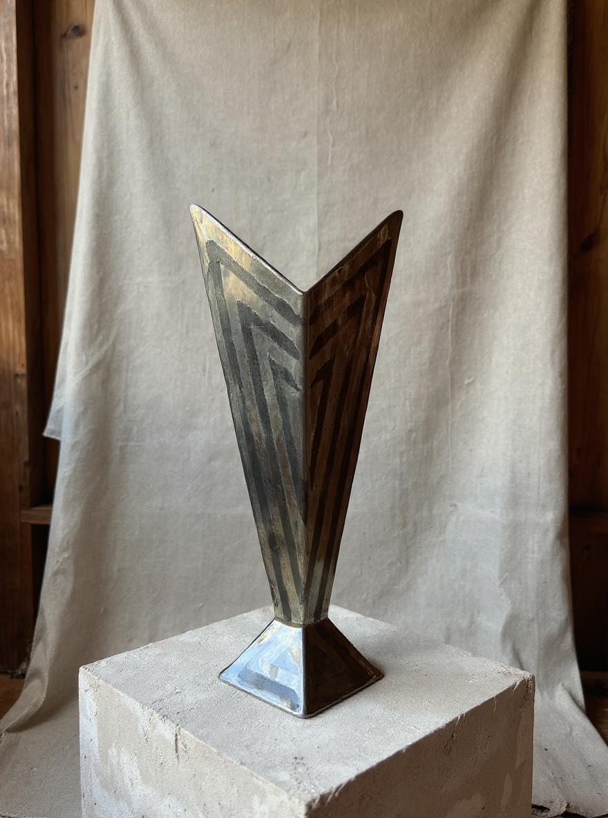 Vase en céramique V à glaçure palladium d'Alexey Krupinin en vente 1