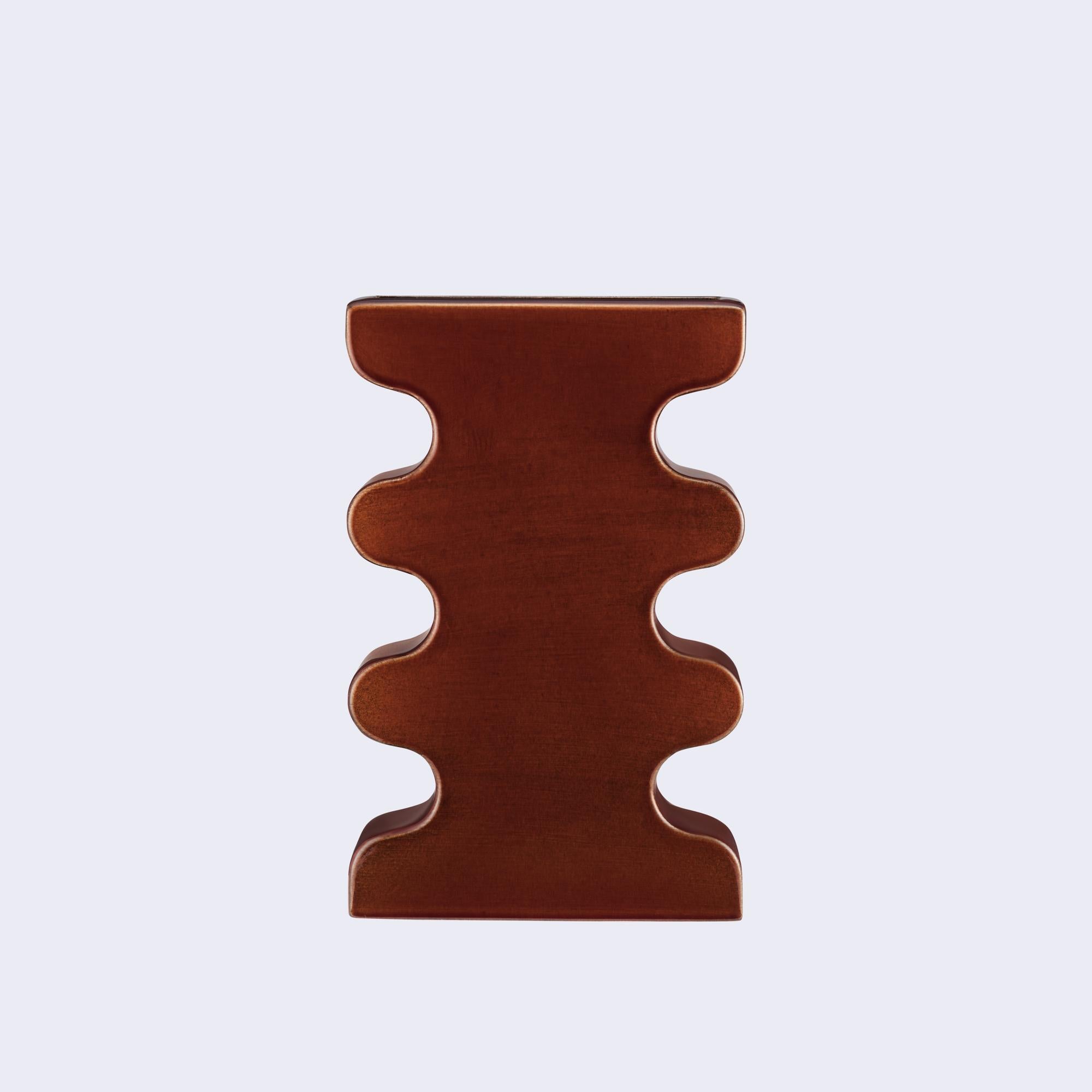 Offered model: BARVA 4
Color : BROWN
Barva vases collection is focused on combining abstract geometric forms of objects with the organic world of plants to offer endless possibilities and emphasize beauty based in opposition.
The name of the