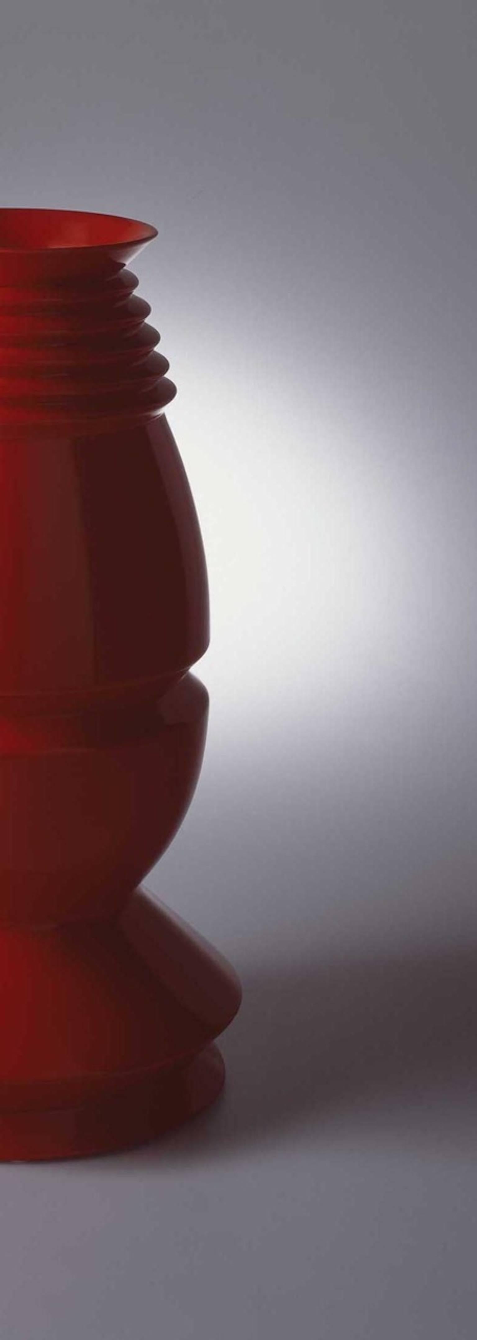 Italiano Vaso in ceramica modello Bkk di Sergio Asti per Superego Editions in vendita