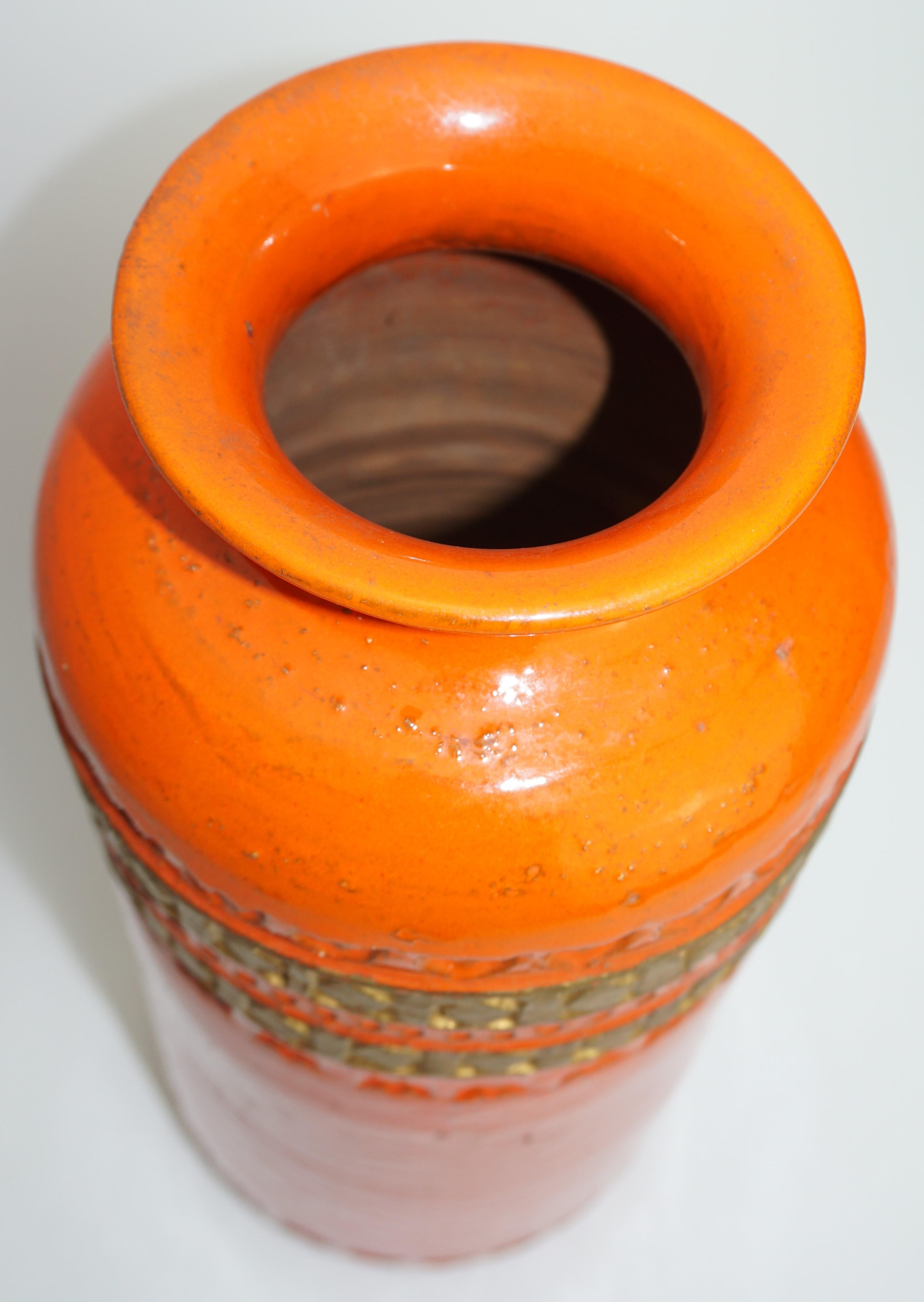Mid-Century Modern Ceramic Vase by Aldo Londi Bitossi, Orange/Gold Trim, Mid-Century, Italy, C 1960 For Sale