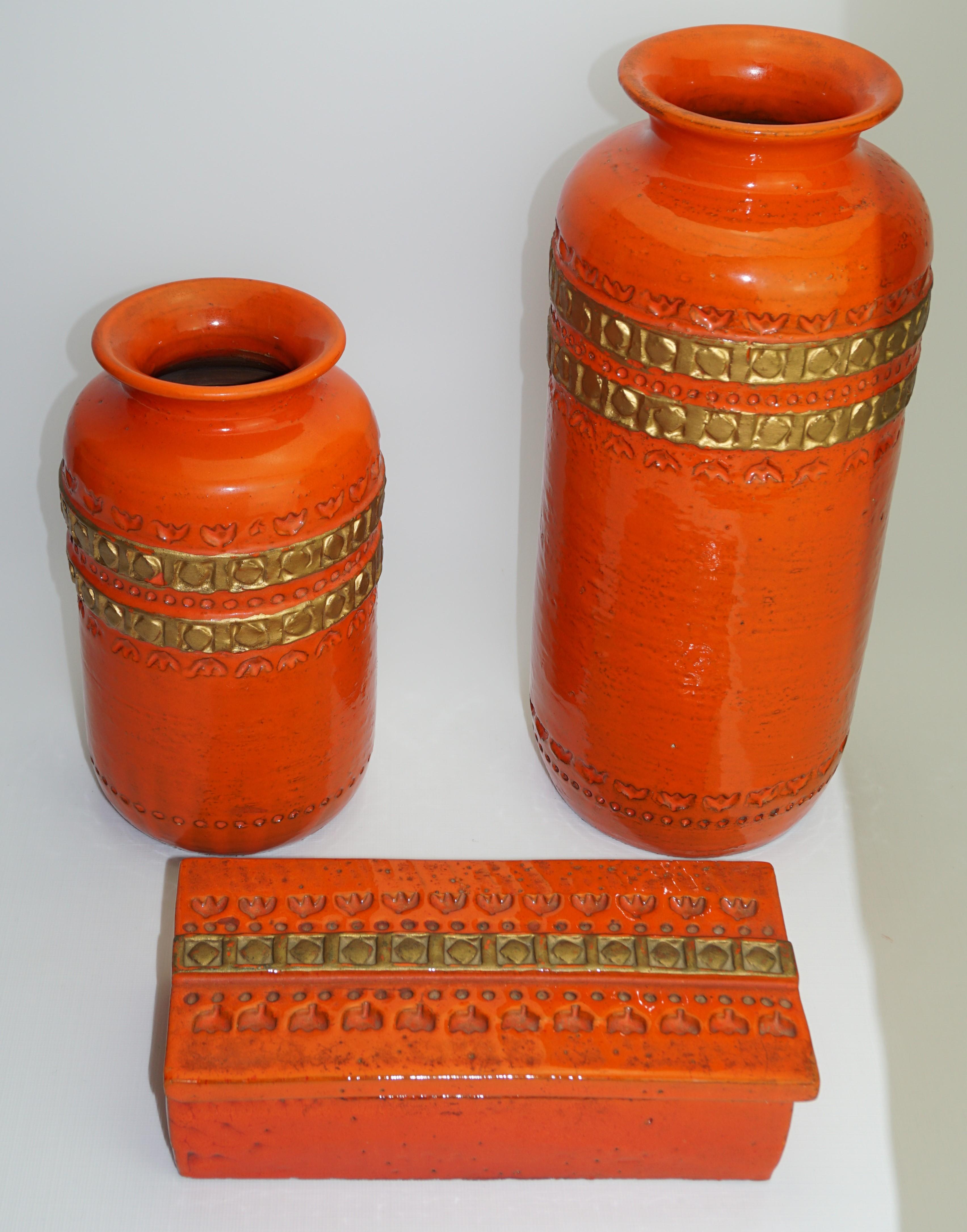 Hand-Crafted Ceramic Vase by Aldo Londi Bitossi, Orange with Gold Decoration, Italy, C 1960 For Sale