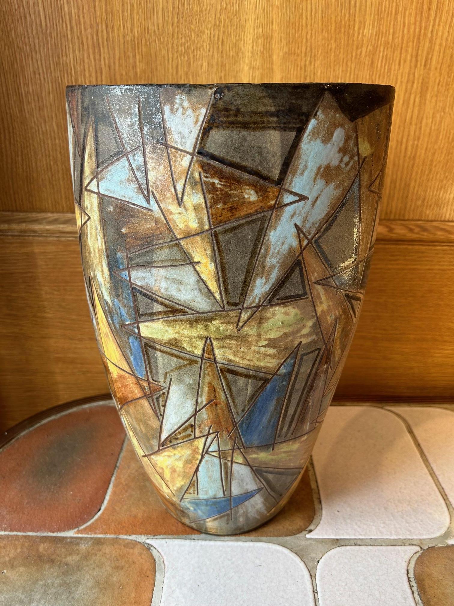 Vase en céramique d'Alexandre Kostanda, Vallauris, France, années 1950-60
Actif à Vallauris de 1949 jusqu'à son décès en 2007. Il a ouvert son atelier en 1953.