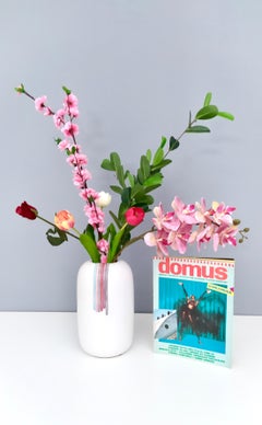 Vase postmoderne en céramique blanche d'Ambrogio Pozzi avec détails peints à la main, Italie