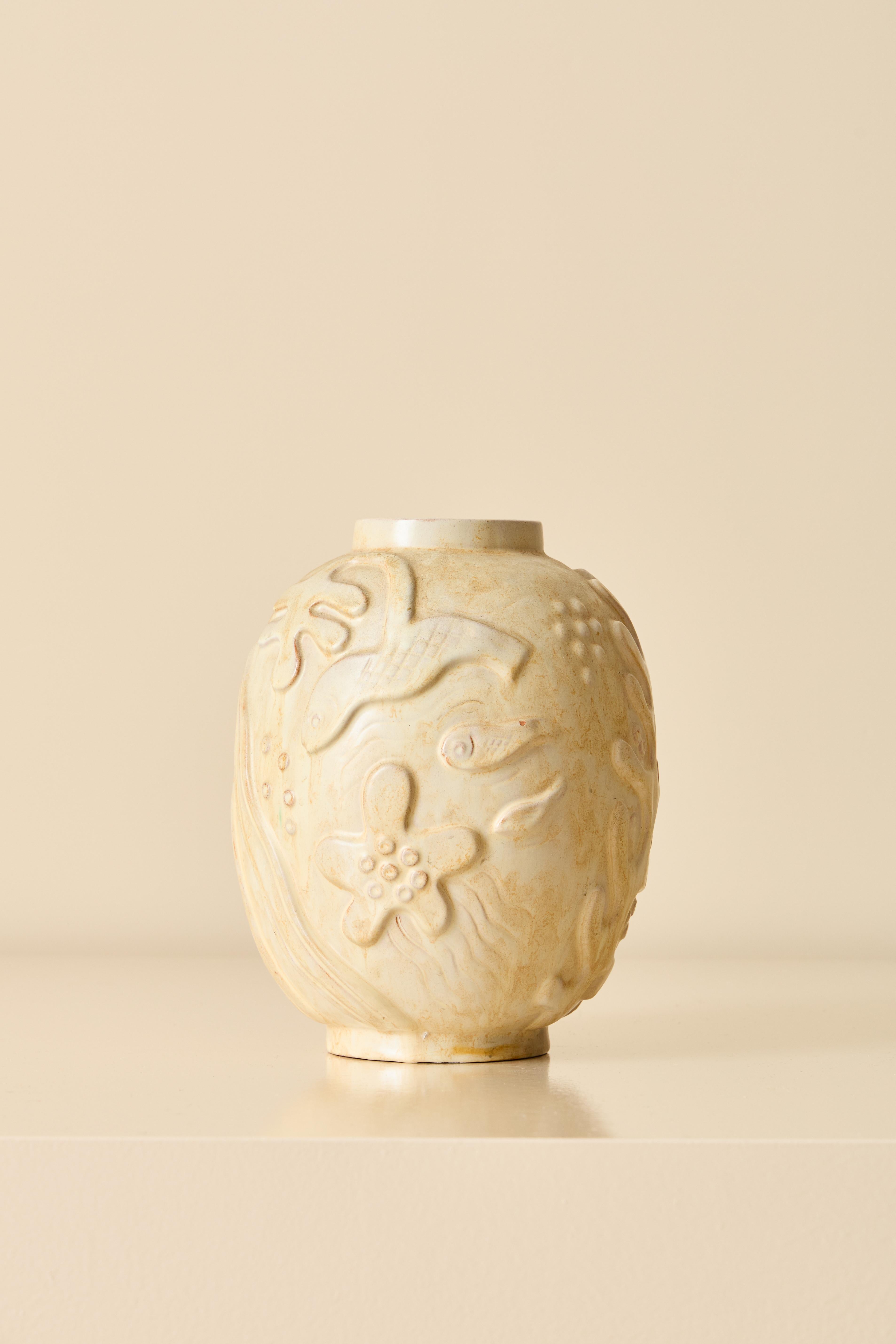 Vaso in ceramica di Anna-Lisa Thomson, anni '40 In condizioni buone in vendita a Stockholm, SE