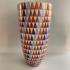 Vaso in ceramica di Bottega Vignoli dipinto a mano in maiolica italiana contemporanea