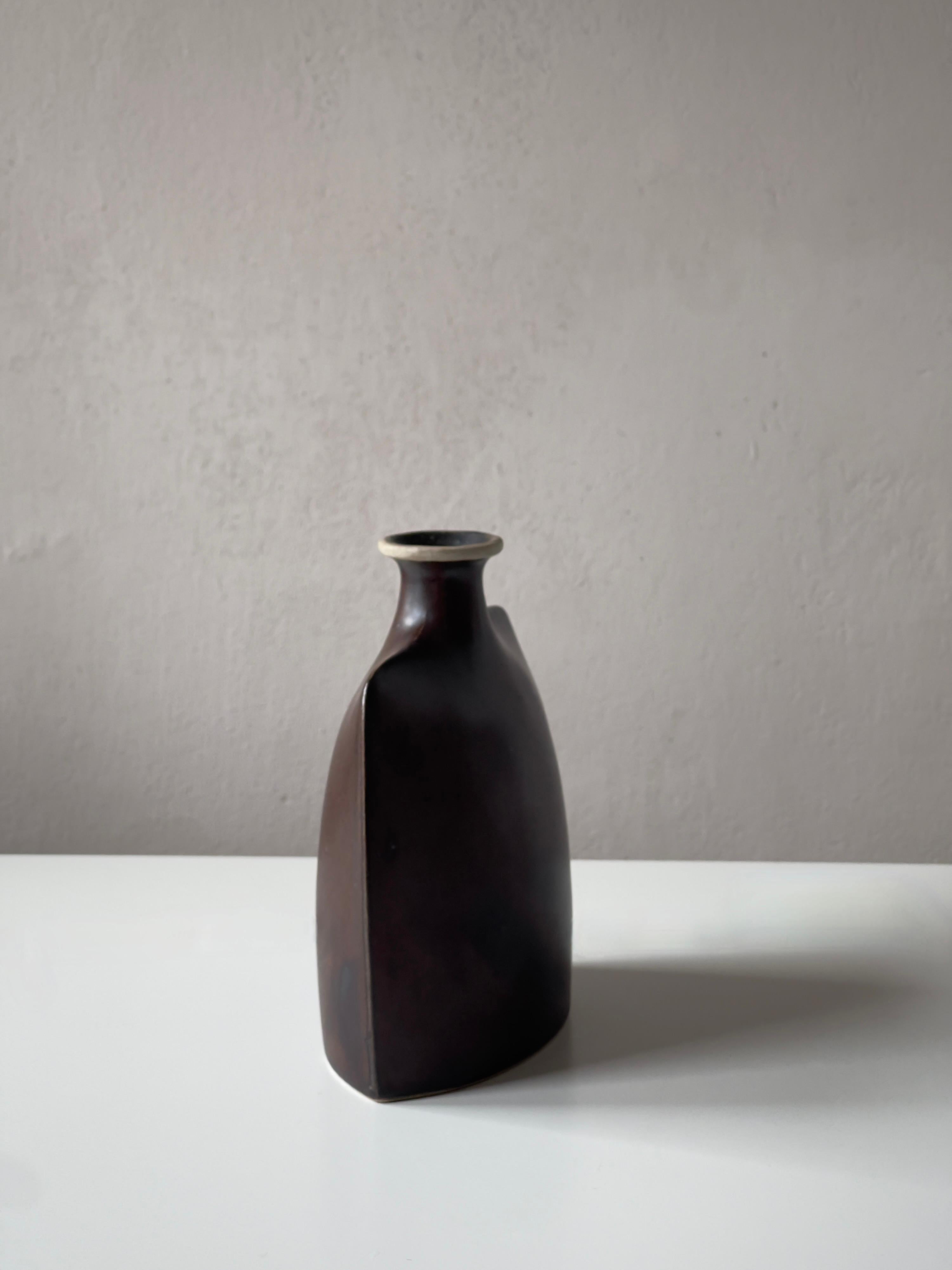 Vase en céramique d'Inger Persson pour Knapstrup Keramik Danemark années 1960. Excellent état - En vente à København K, 84