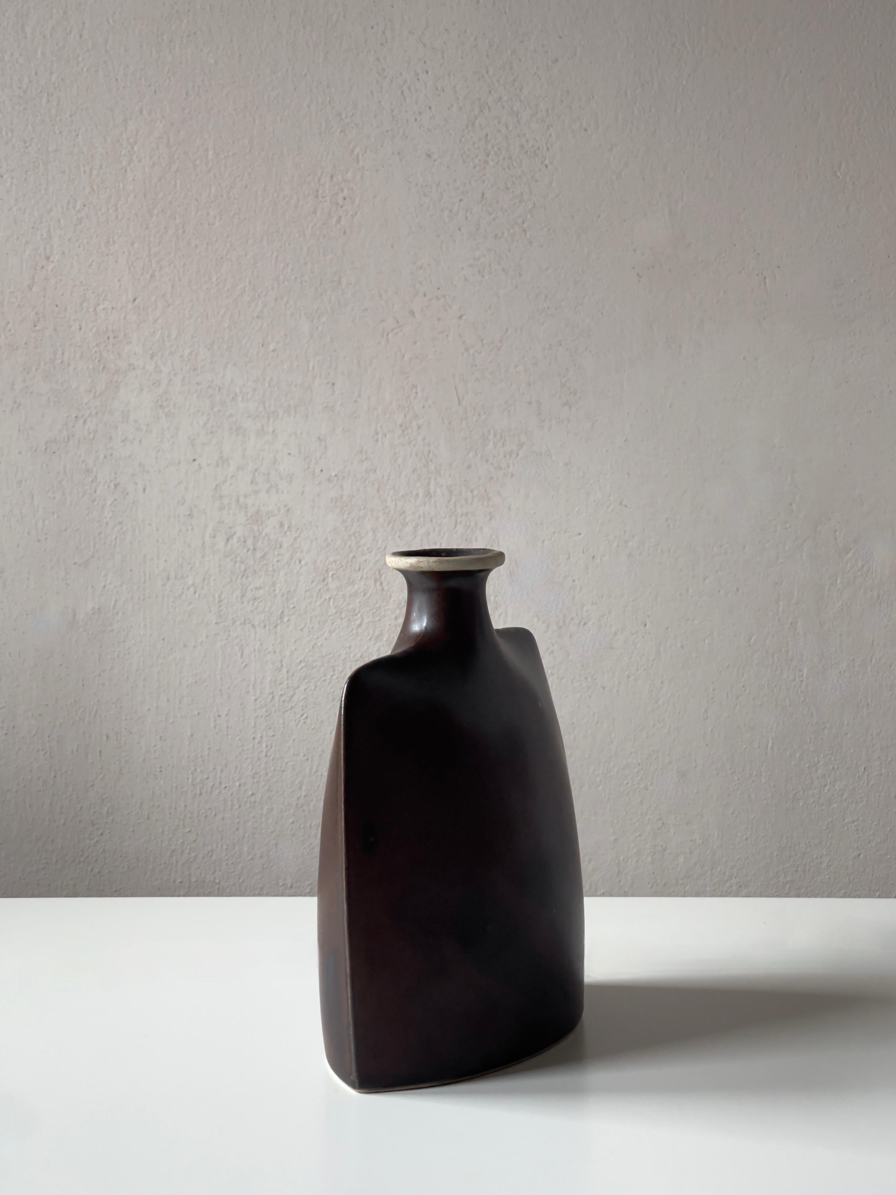 Céramique Vase en céramique d'Inger Persson pour Knapstrup Keramik Danemark années 1960. en vente
