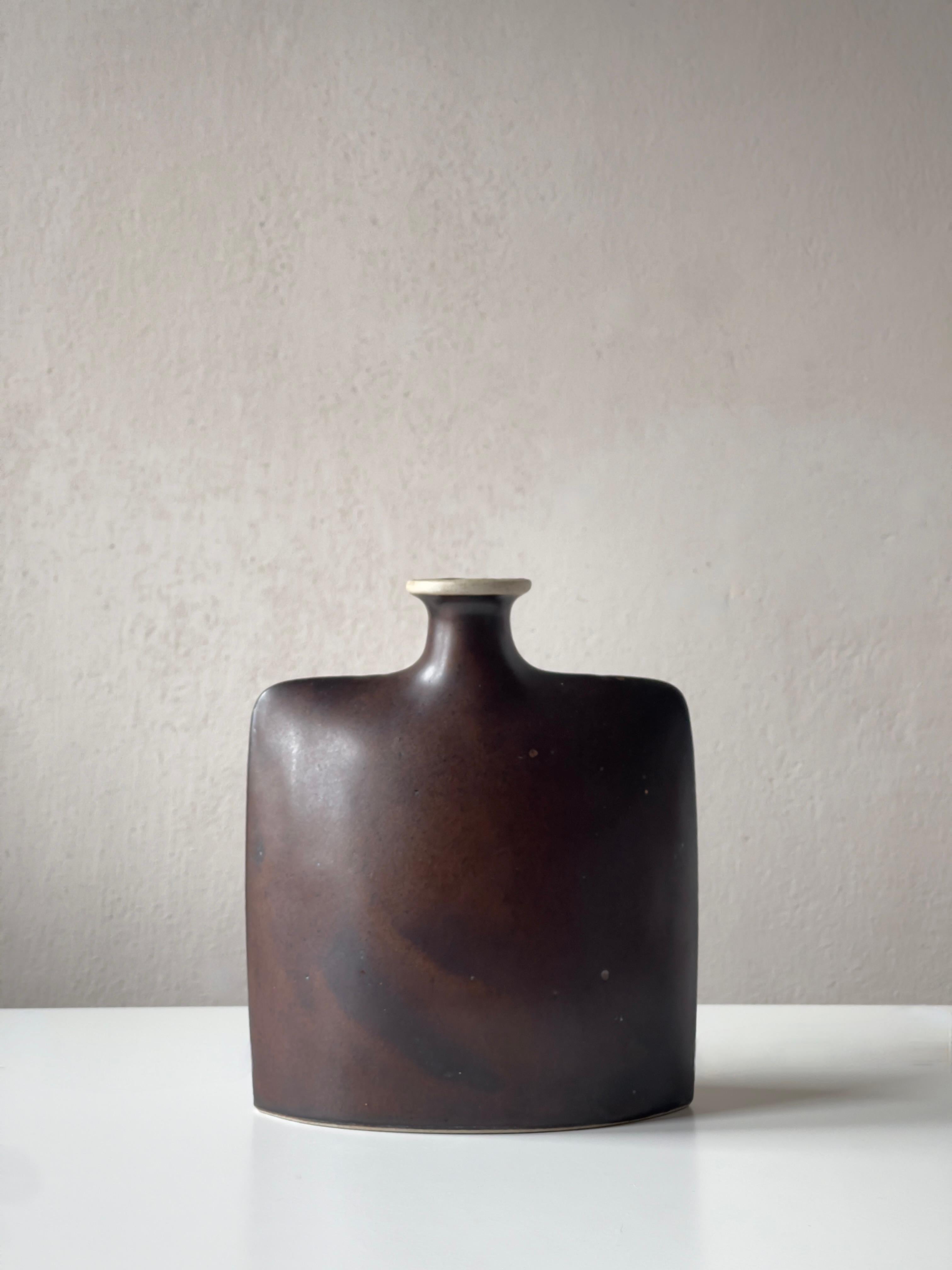 Vase en céramique d'Inger Persson pour Knapstrup Keramik Danemark années 1960. en vente 1