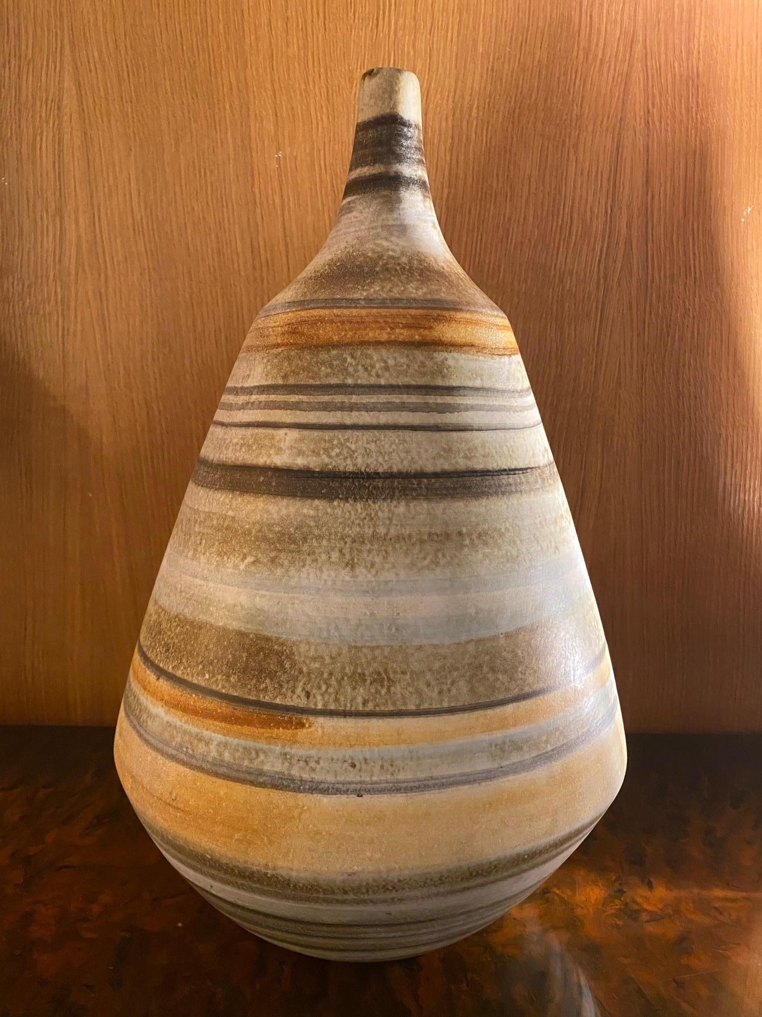 Ceramic vase by Les 2 Potiers, Jacques and Michelle Serre, active in France between 1956 and 1970.