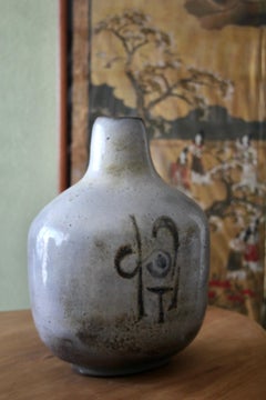 Ceramic vase by Menelika