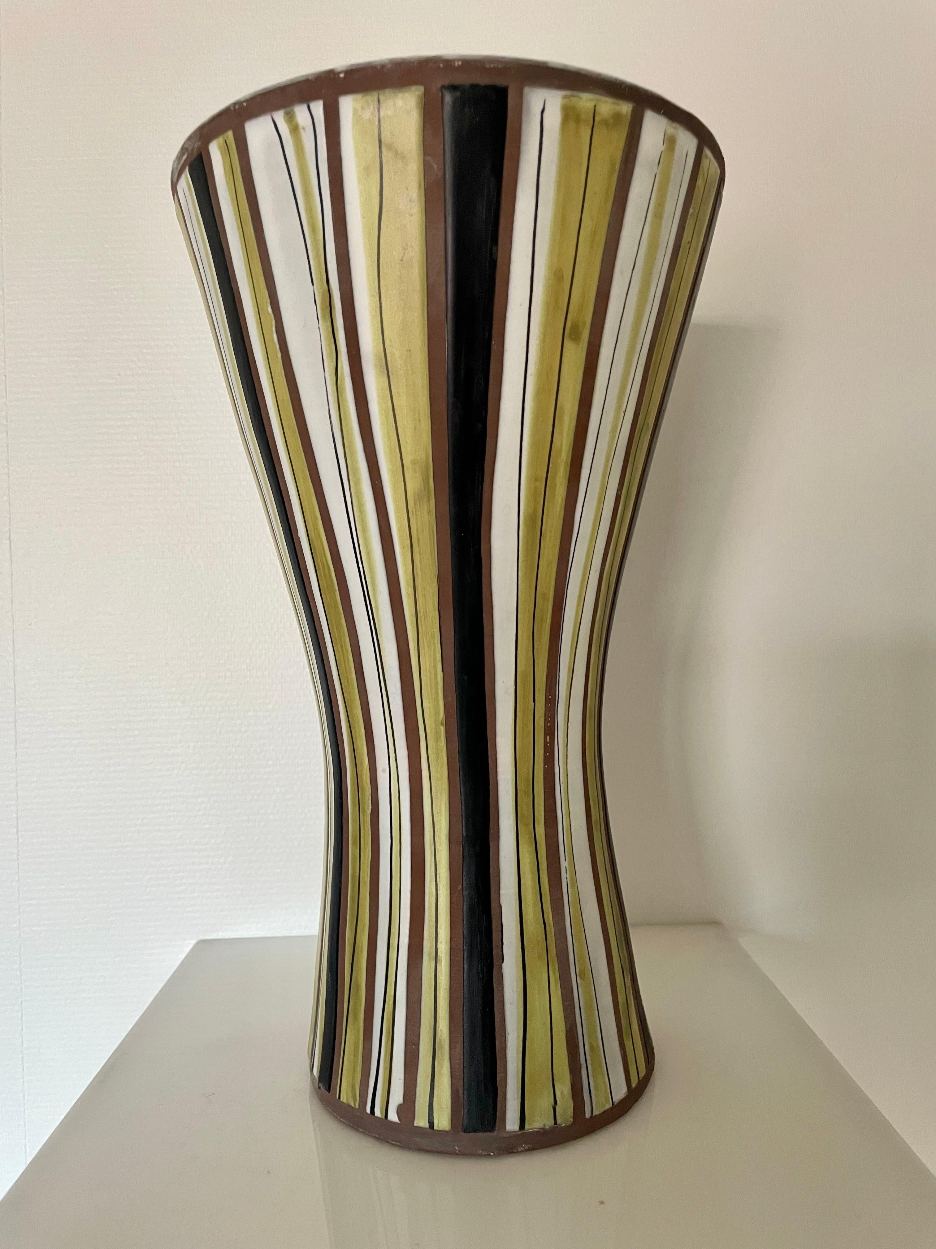 Français Vase en céramique de Roger Capron en vente