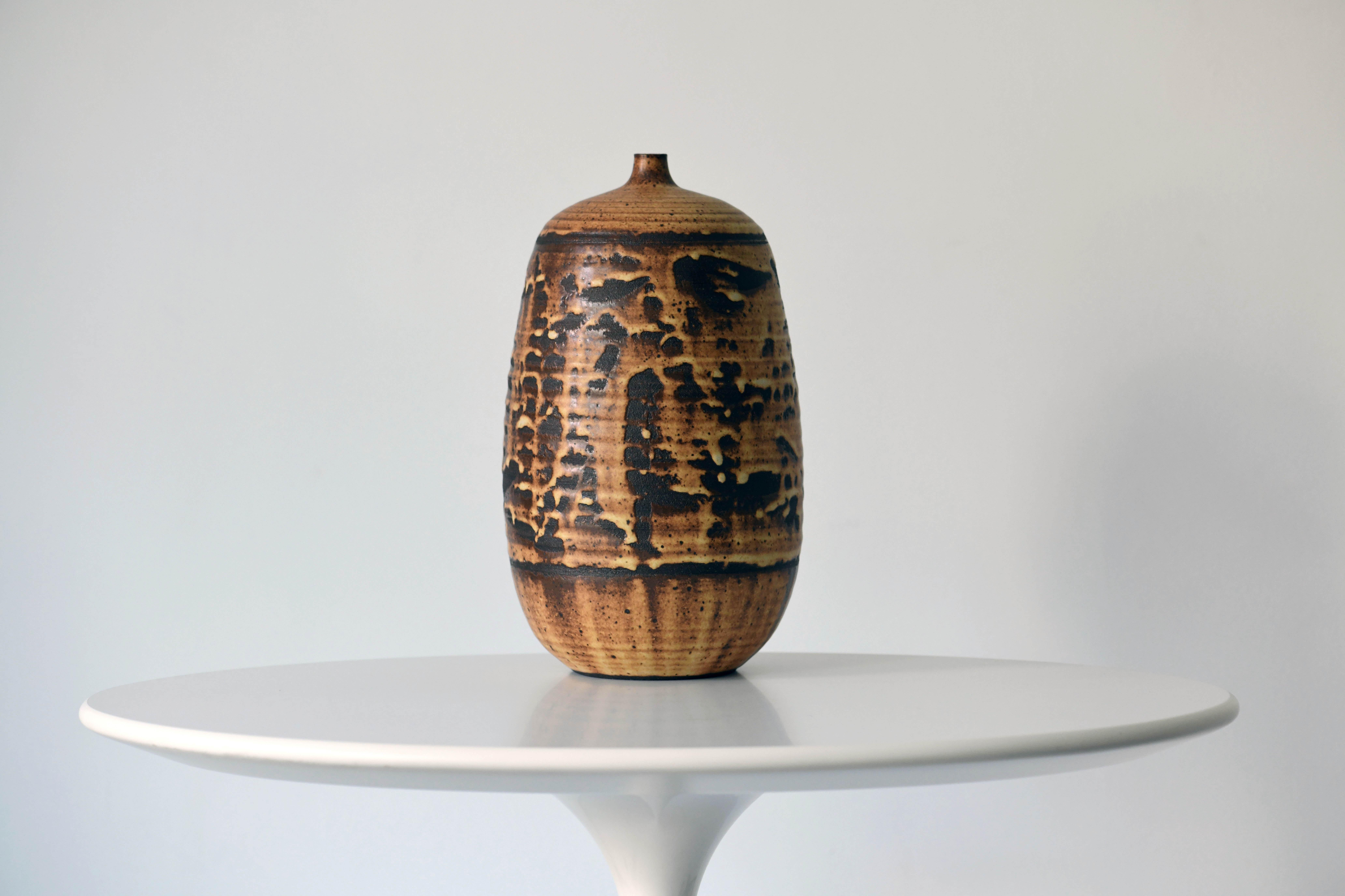 Ceramic Vase by Tim Keenan In Good Condition For Sale In Washington, DC