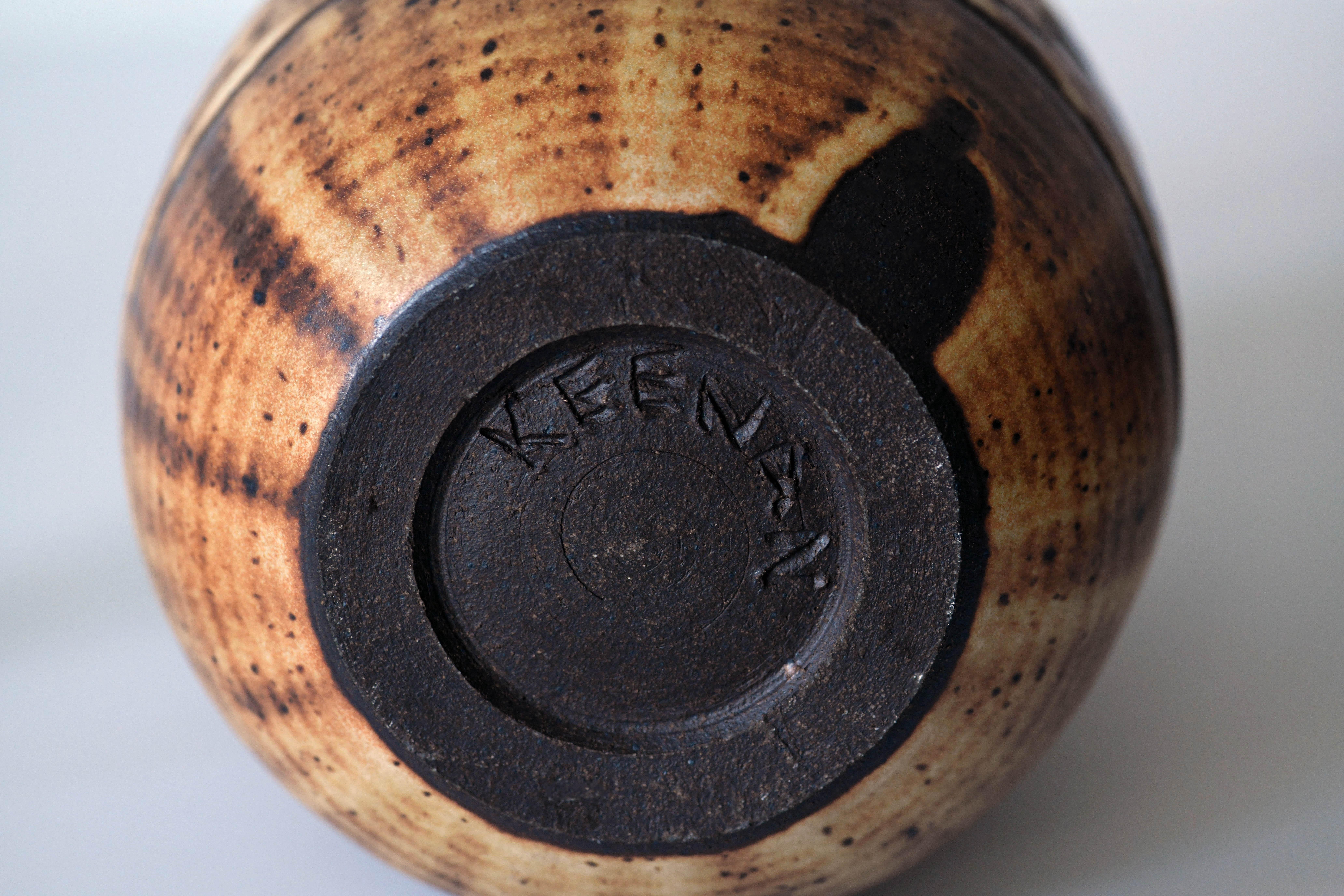 Ceramic Vase by Tim Keenan For Sale 2