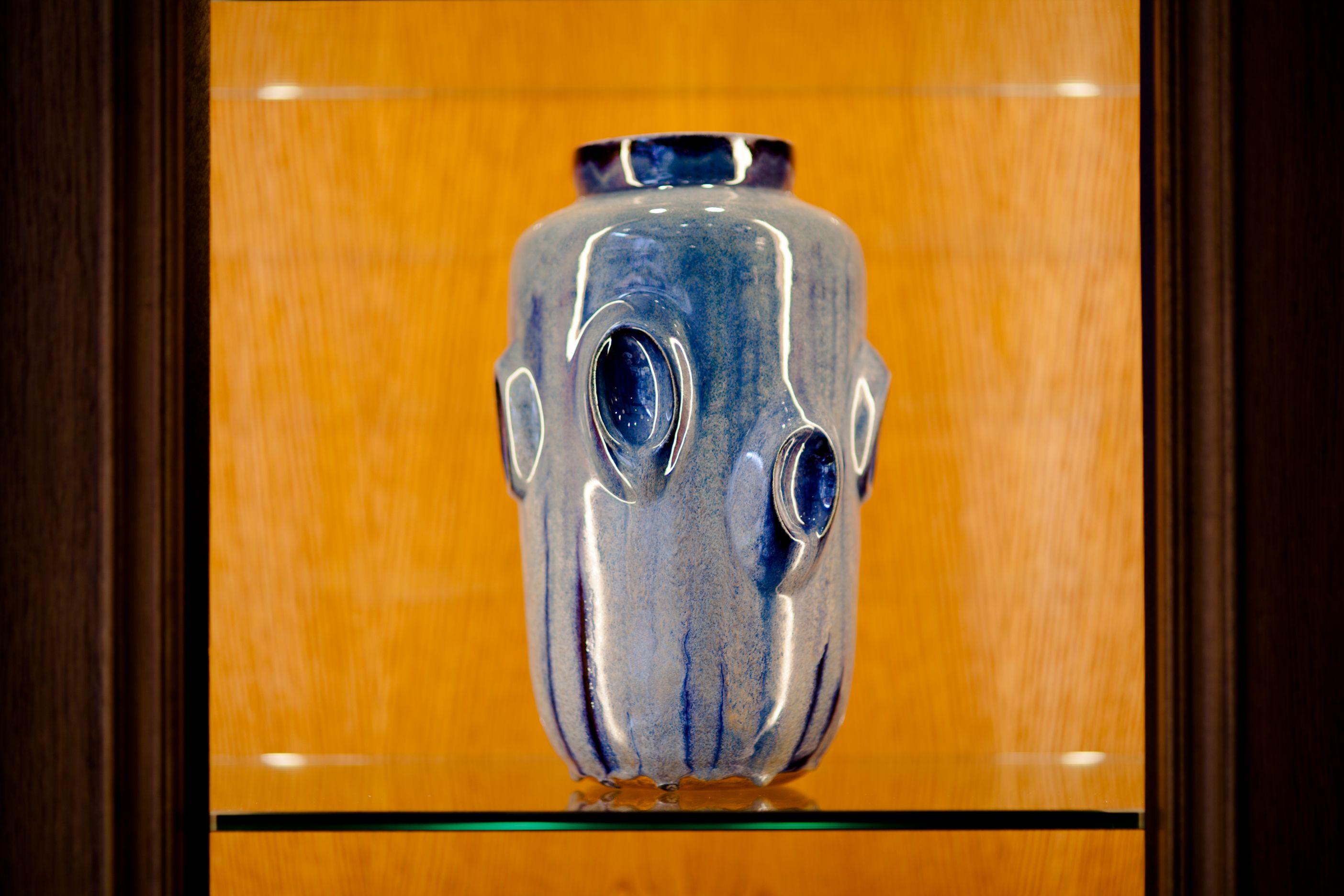Keramikvase von Violante Lodolo D'Oria aus glasiertem Steingut, zeitgenössisch im Zustand „Neu“ im Angebot in London, GB