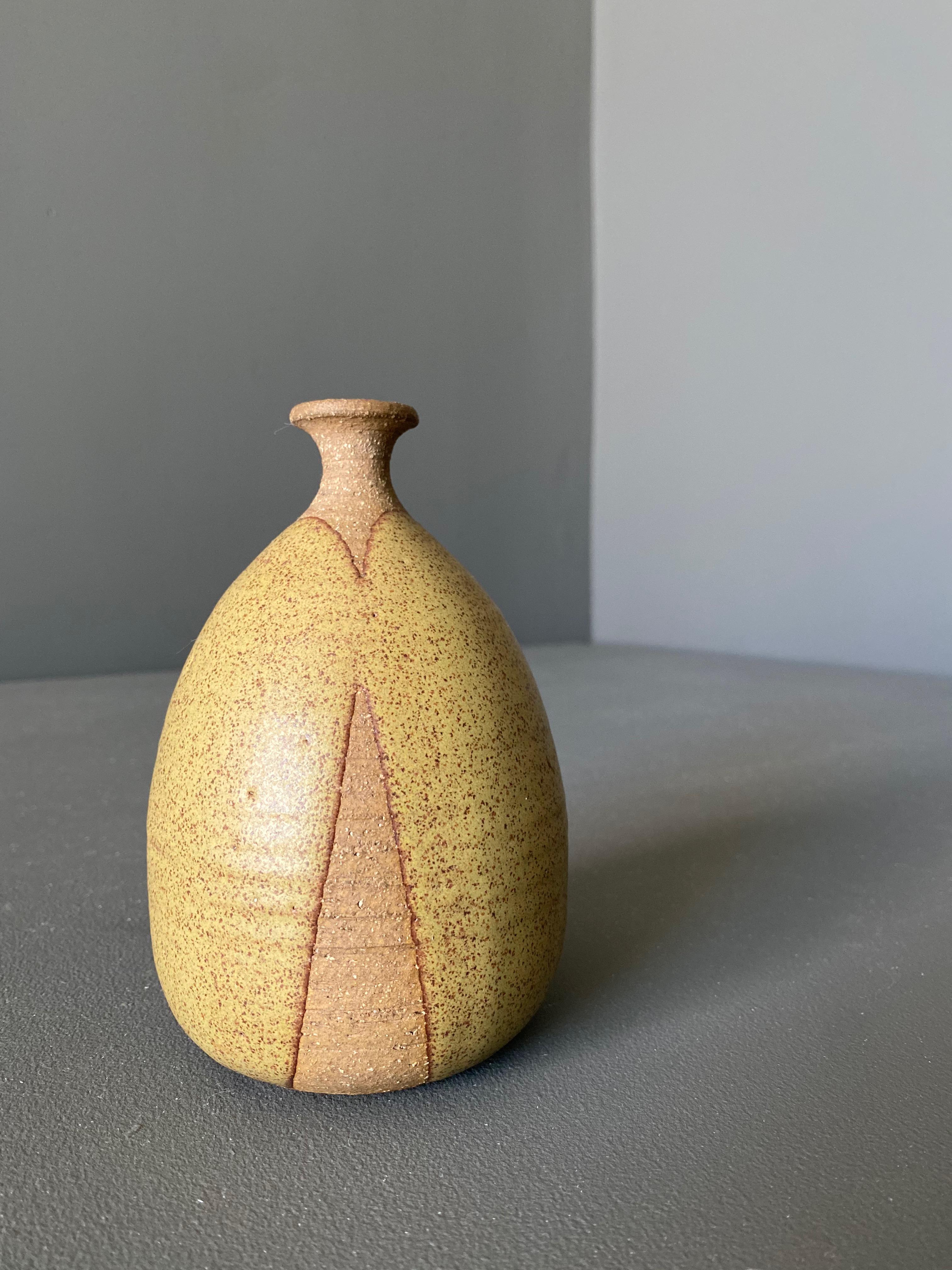 Filé Vase en céramique de Wishon-Harrell en vente