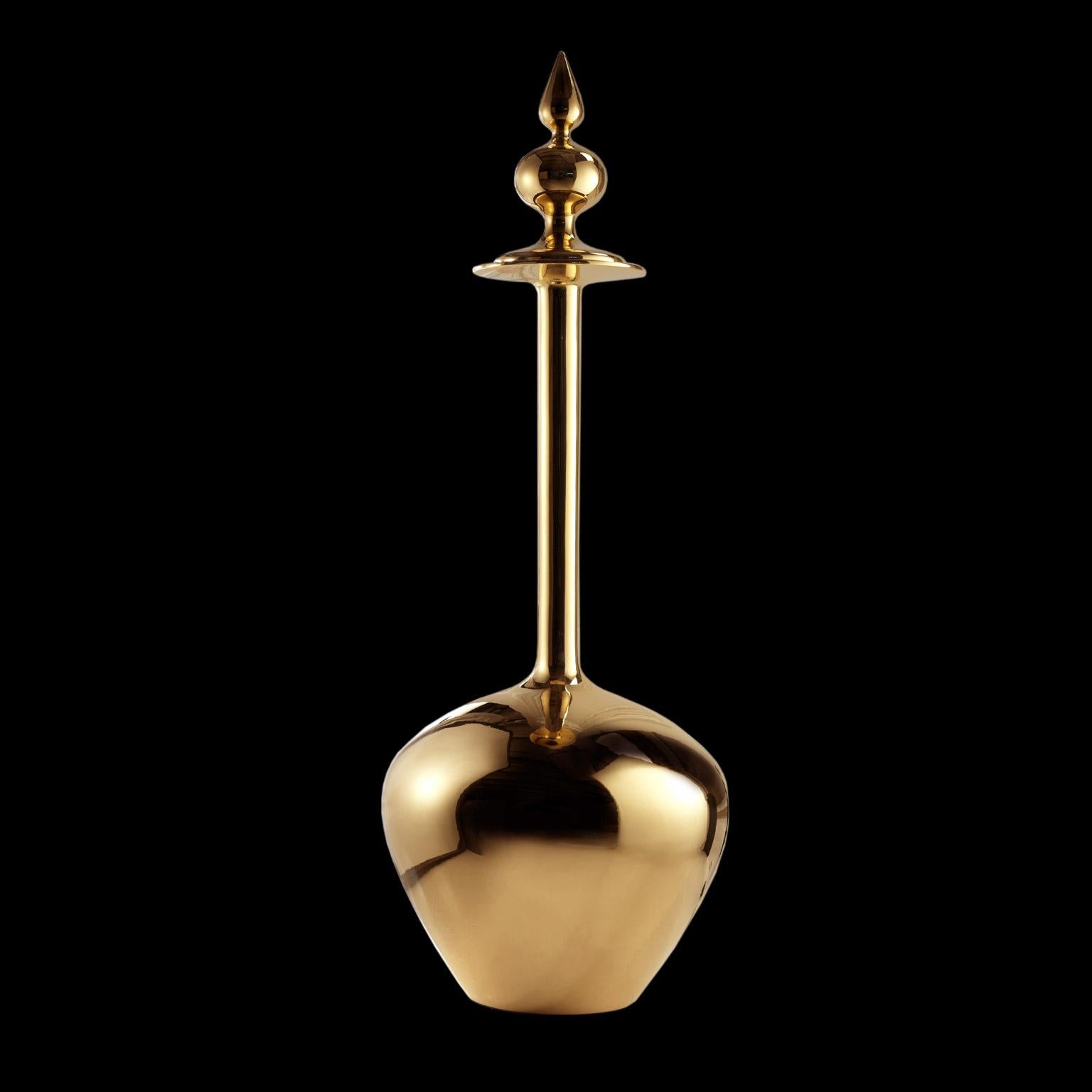 Ceramic vase CHANELLE
cod. CH070
handcrafted in 24-karat gold 

Measures: 
H. 165.0 cm. 
Dm. 60.0 cm.