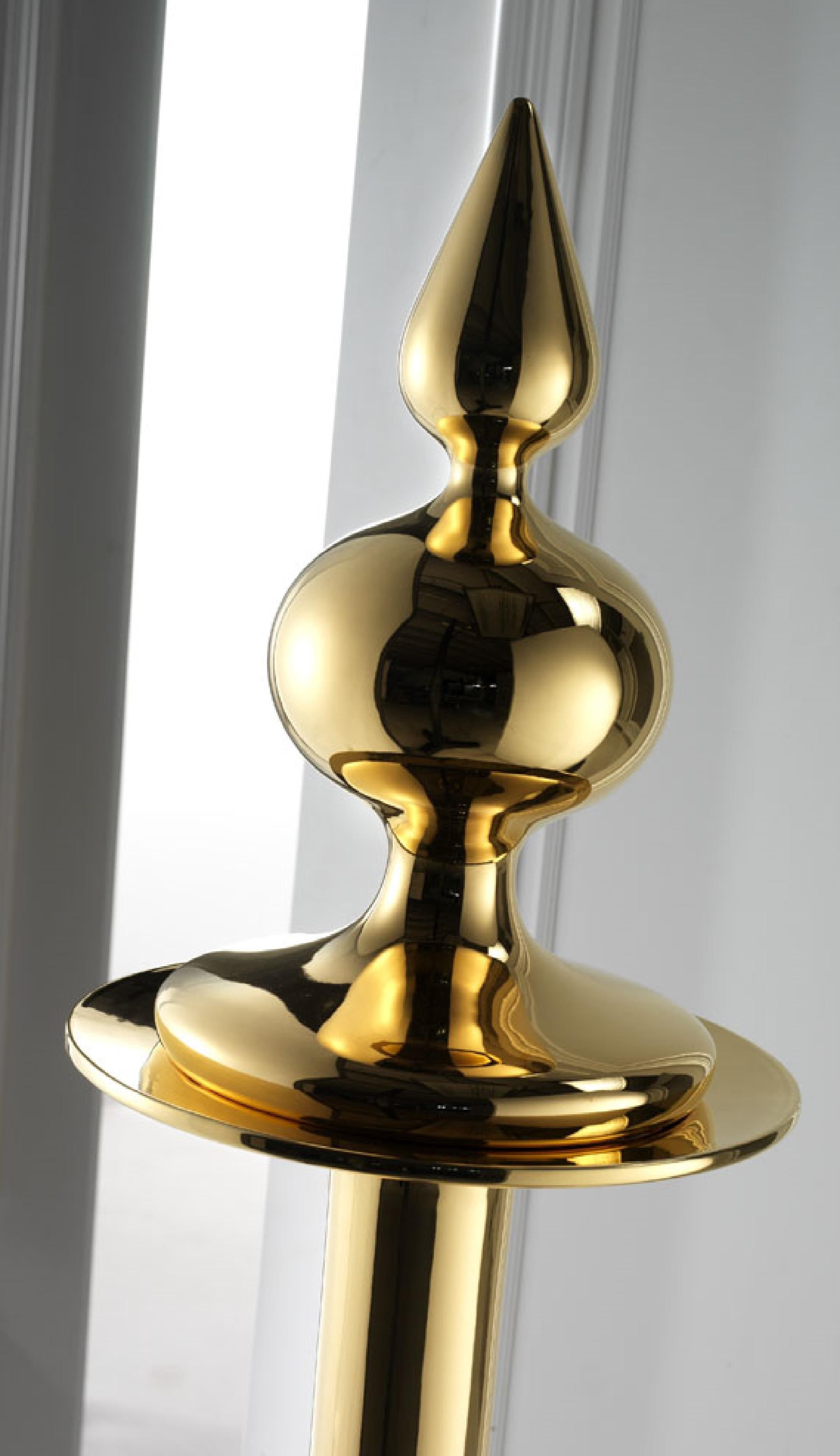 Moderne Vase en céramique « CHANELLE » fabriqué à la main en or 24 carats par Gabriella B., fabriqué en Italie en vente
