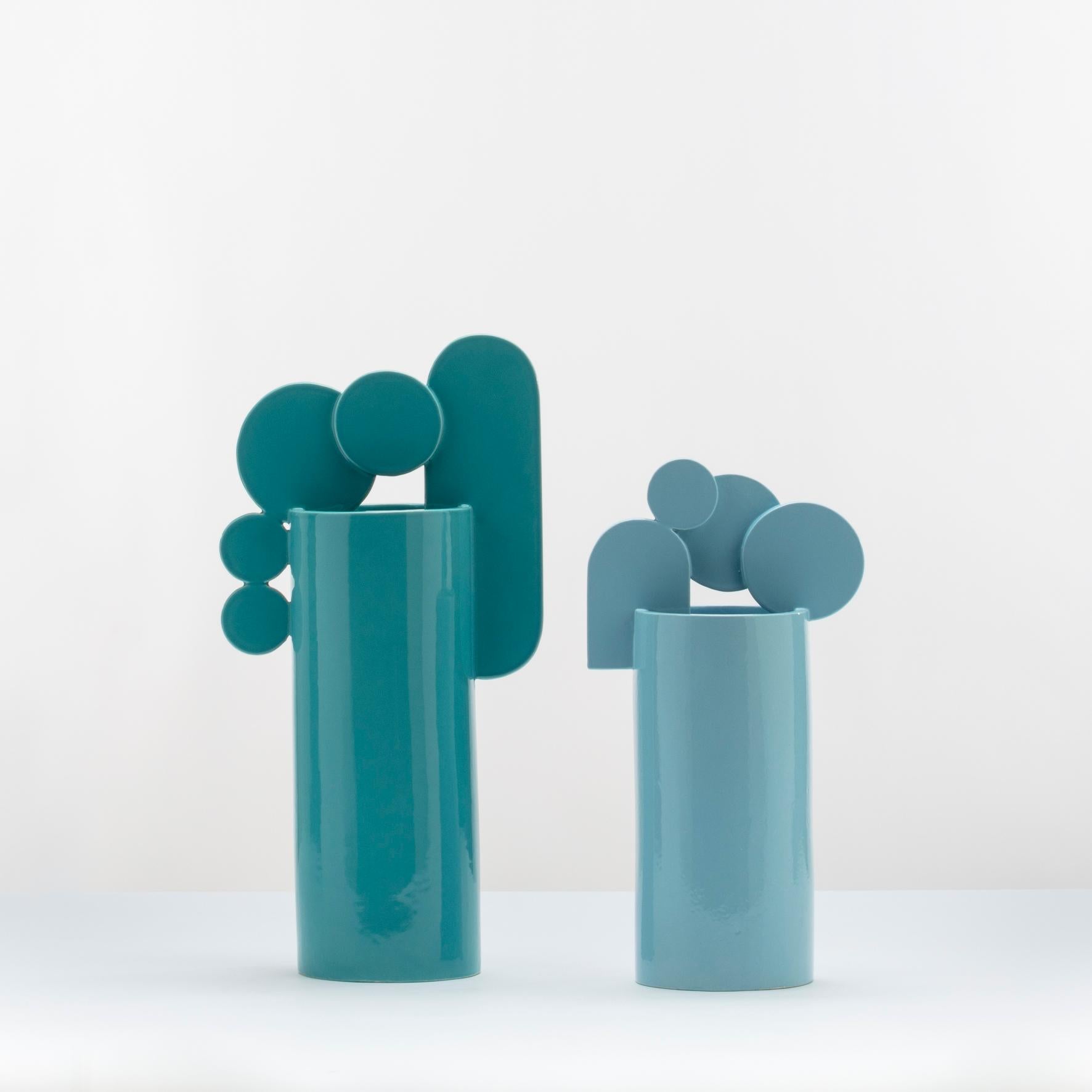 The Cielo di Roma vase is an explicit tribute to that unique blue, that special light that envelops everything in Rome.
It is part of the Bubble Family Collection and like all CuoreCarpenito vases are made entirely and personally by hand by the