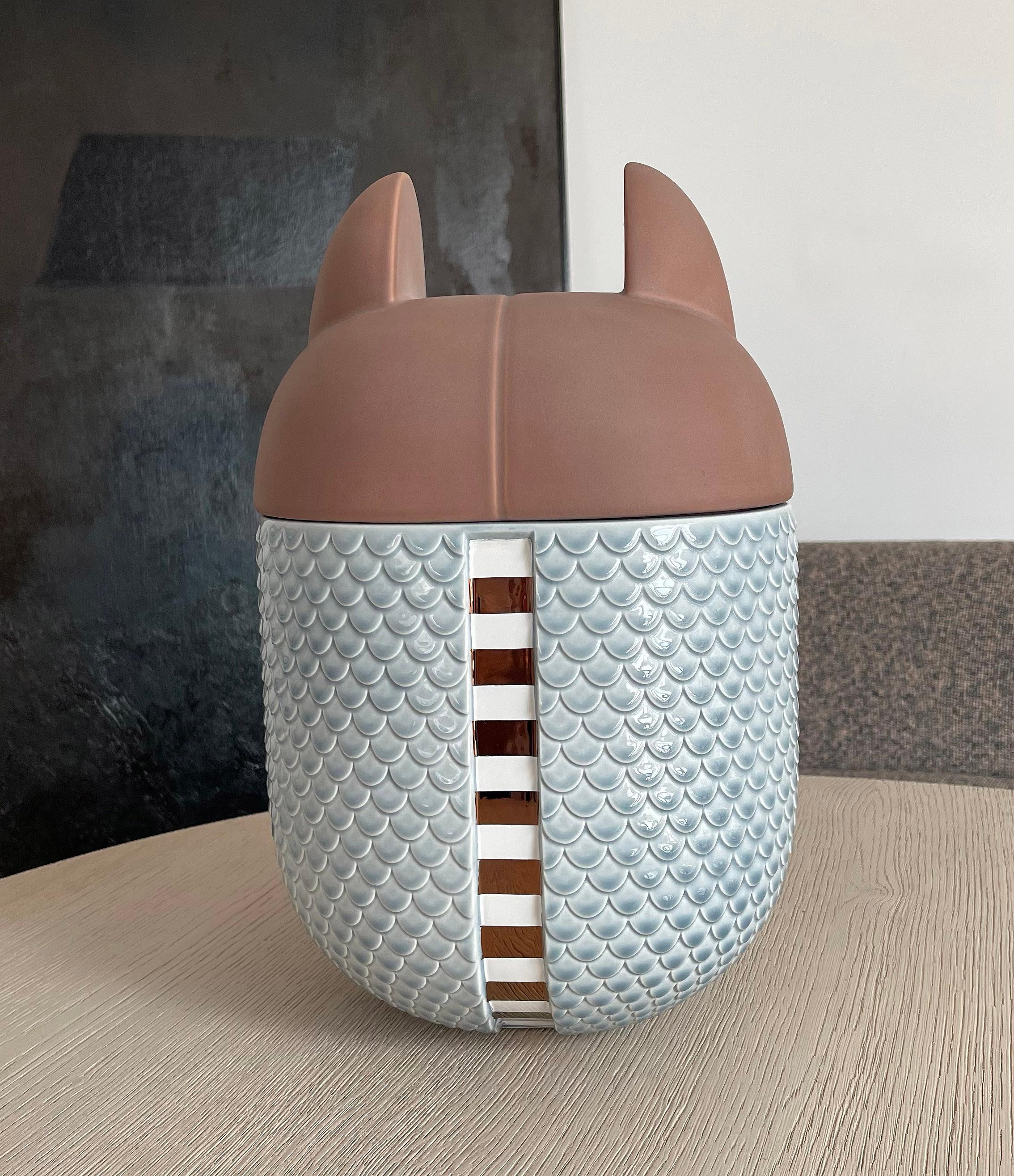 Vase / Behälter aus Keramik - Animalità Khepri von Elena Salmistraro für Bosa (Moderne) im Angebot