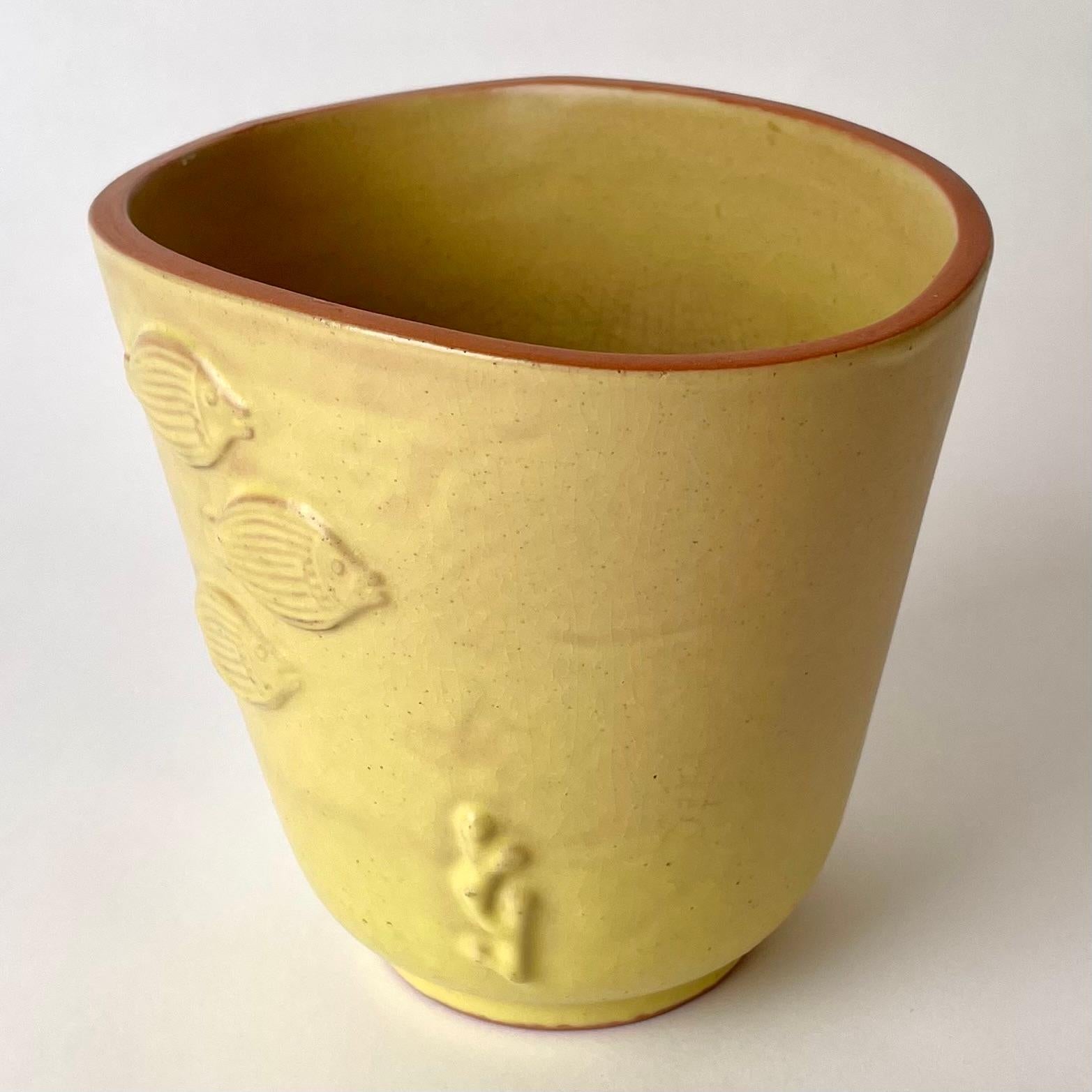 Swedish Ceramic Vase decorated with fish by Stig Lindberg, Gustavsberg, Mid-20th Century For Sale