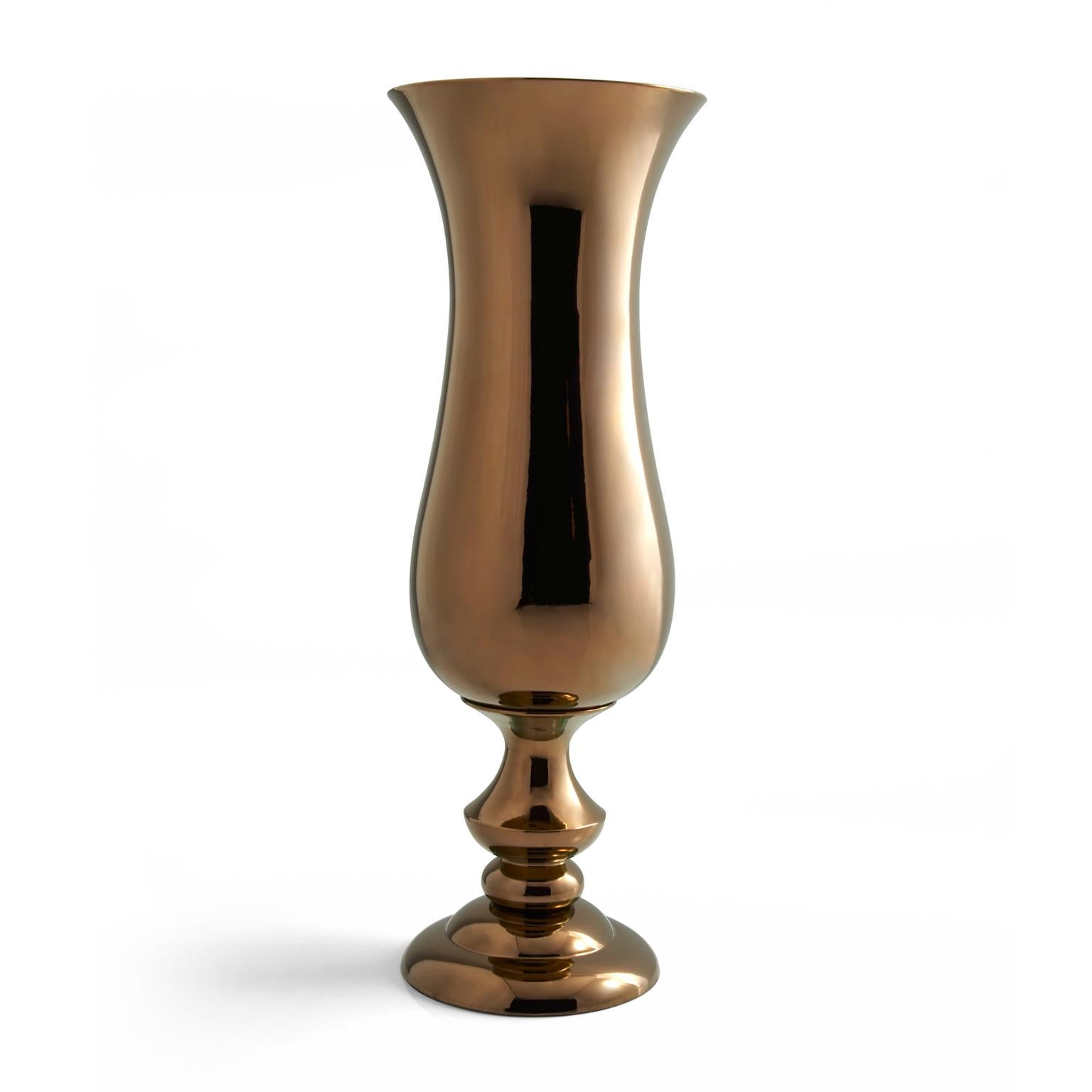 Vase en céramique fabriqué à la main en bronze
DIANA - code CP003, mesures : 
hauteur 130,0 cm, diamètre 40,0 cm.