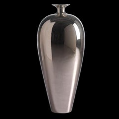 Keramikvase „DOLLY“ Handgefertigt in Platin von Gabriella B. Hergestellt in Italien