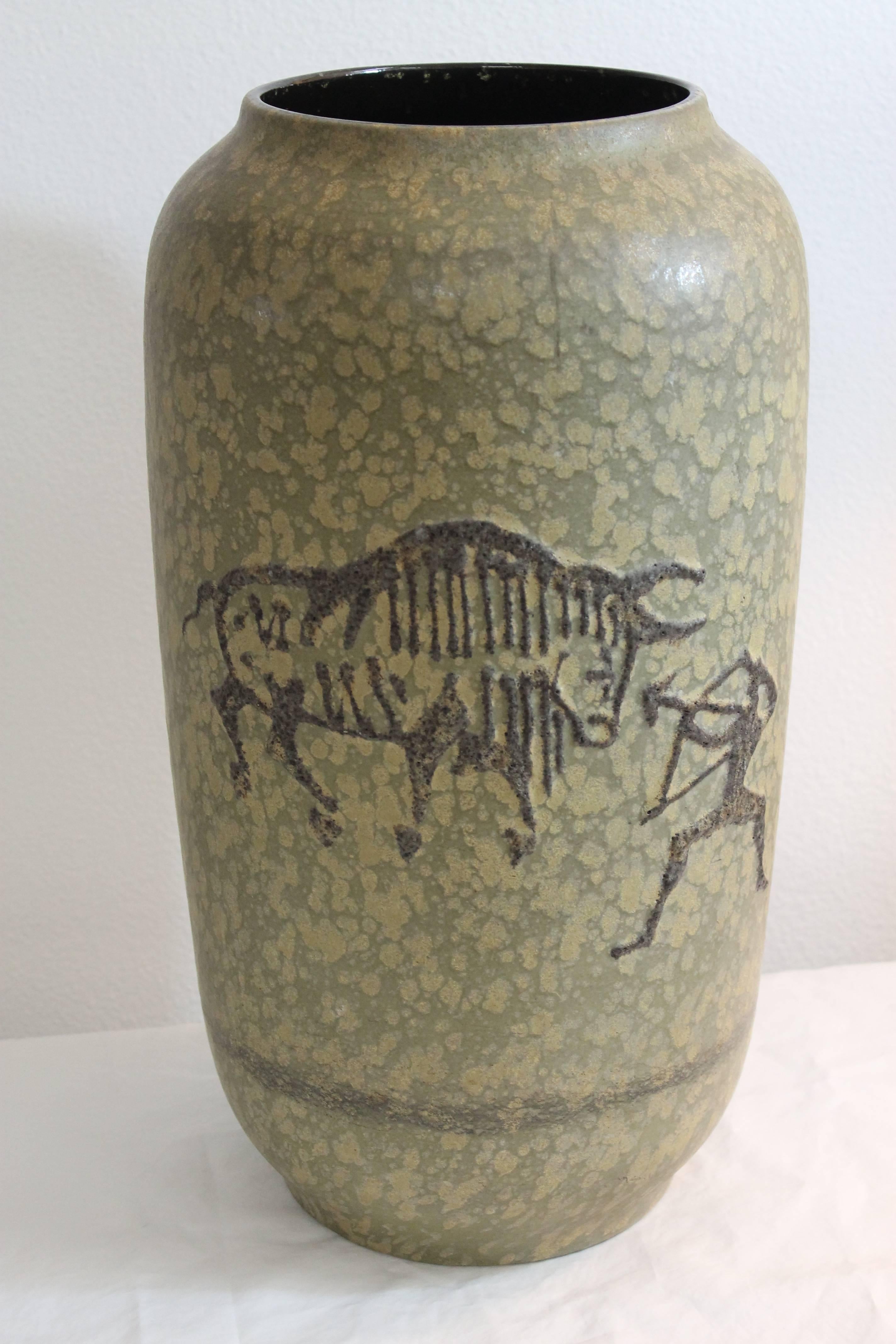 Ceramic Vase In Excellent Condition In Palm Springs, CA