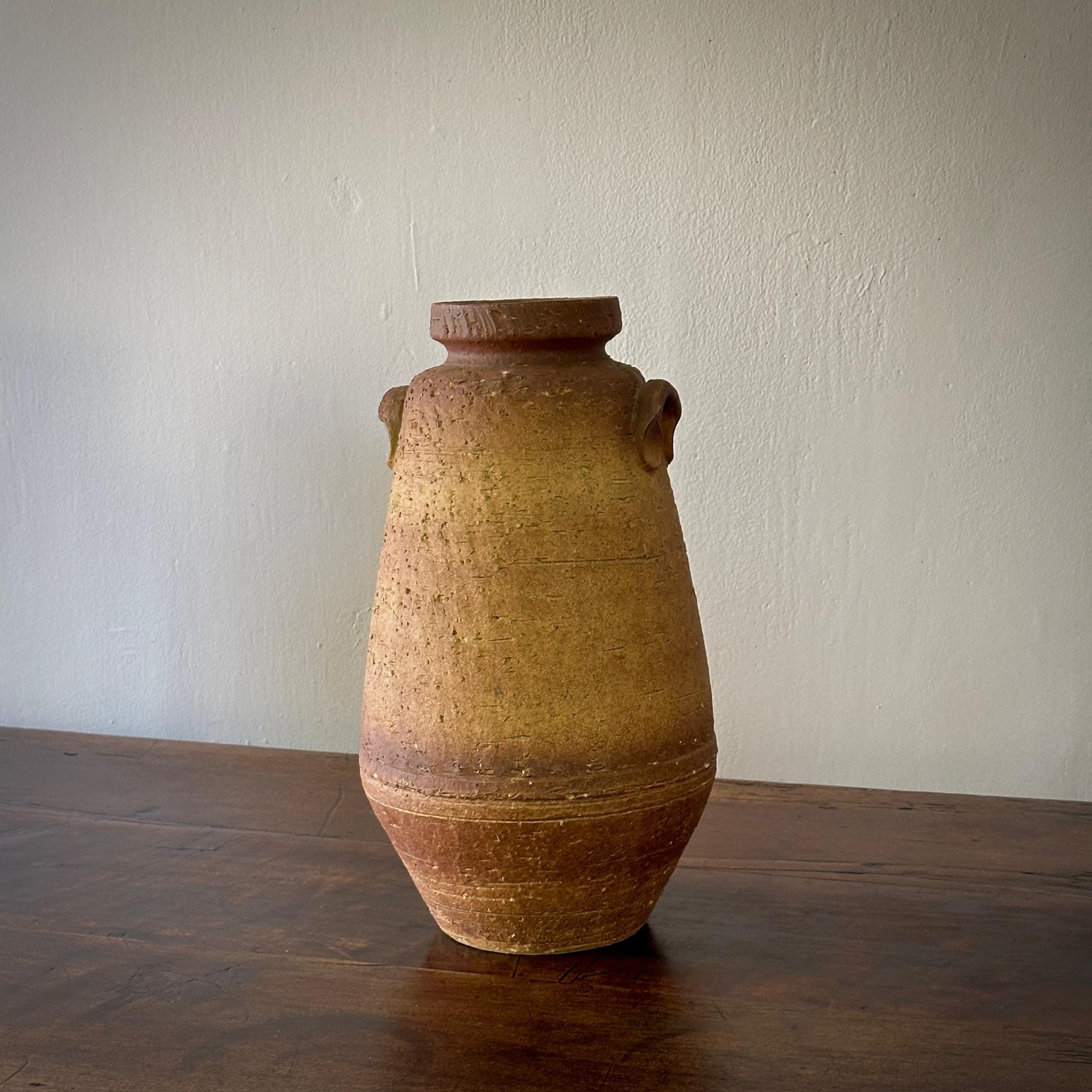 Ceramic Vase In Good Condition For Sale In Los Angeles, CA